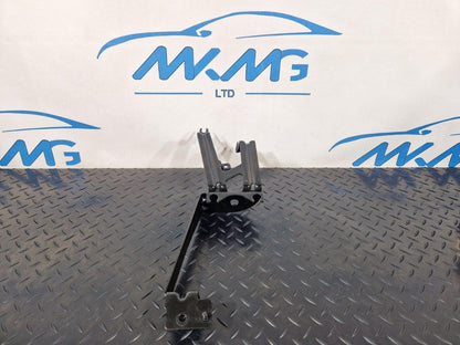 18-ON MERCEDES BENZ A CLASS W177 ABS PUMP MOUNT BRACKET SUPPORT A1774303400