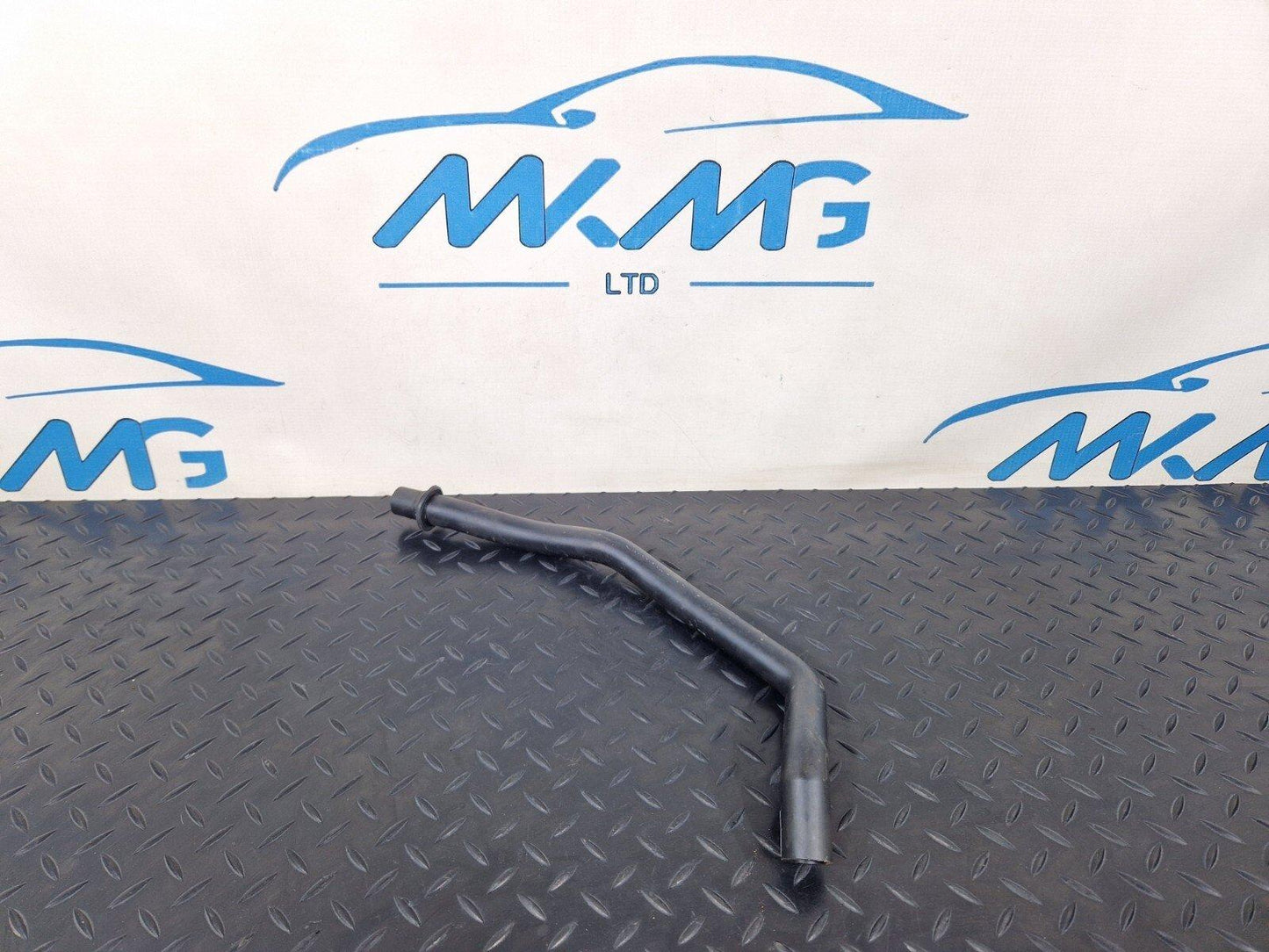 18-ON MERCEDES BENZ SPRINTER W907 GENUINE AIR INTAKE HOSE/PIPE A9108321100