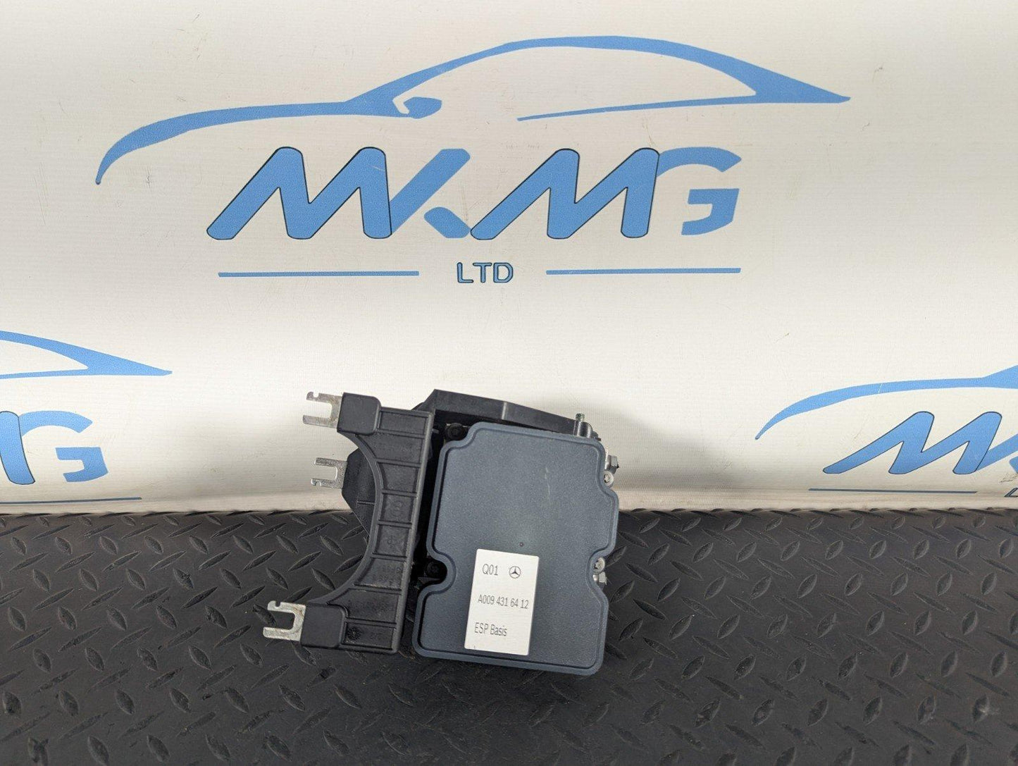 13-19 MERCEDES BENZ CLA C117 ABS PUMP CONTROL MODULE UNIT GENUINE A2464300201