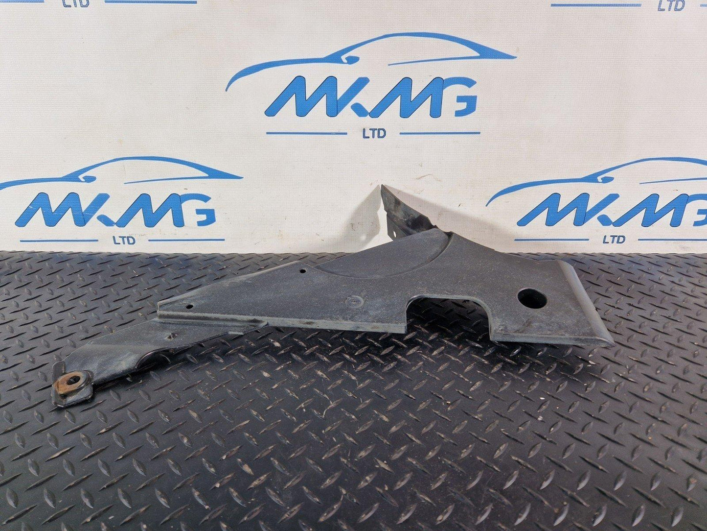 11-18 BMW 6 SERIES F13 FUEL TANK UNDERBODY COVER LEFT SIDE 7224467