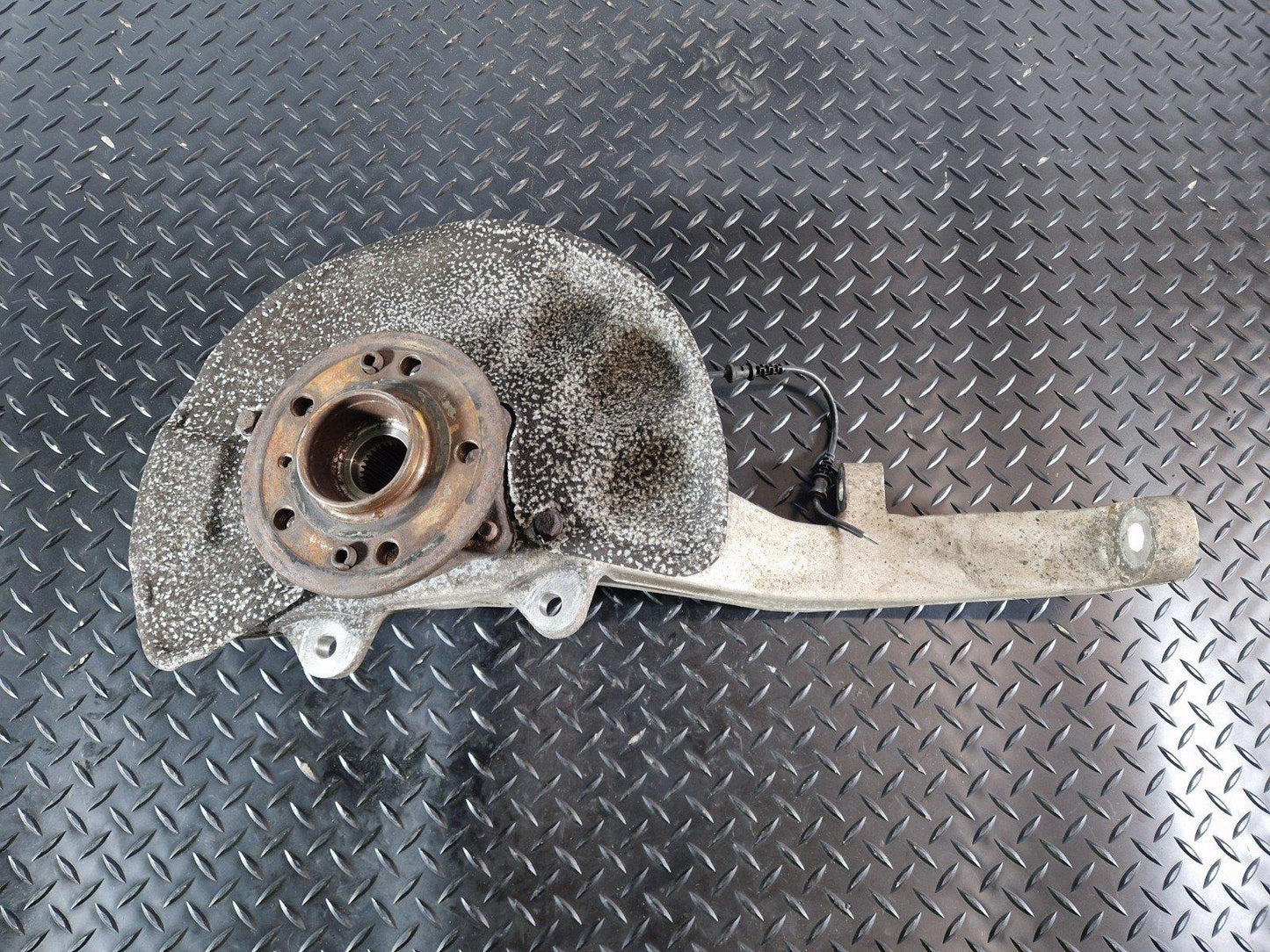 11-19 MERCEDES BENZ ML W166 FRONT LEFT N/S WHEEL HUB & BEARING A1663300920