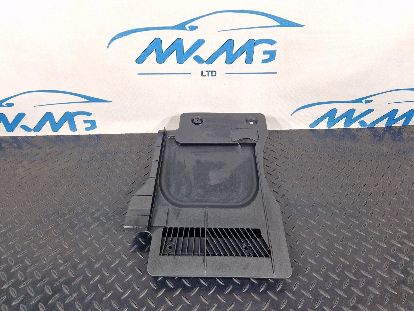 11-18 BMW 6 SERIES F06 AIR DUCT REAR CABIN BOTTOM RIGHT 9242213