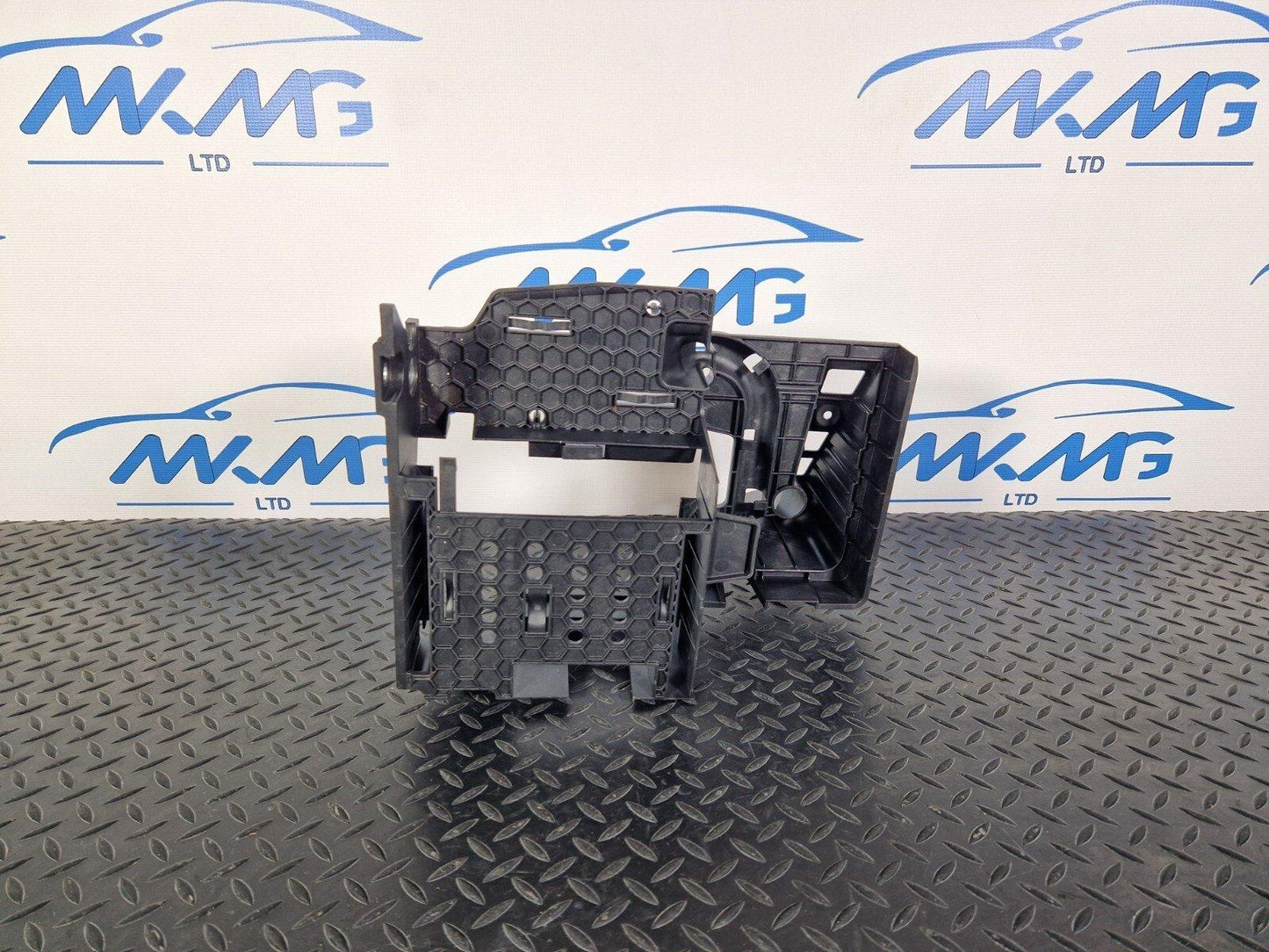 14-21 MERCEDES BENZ C200d W205 CD CHANGER ECU HOLDER BRACKET A2055458900