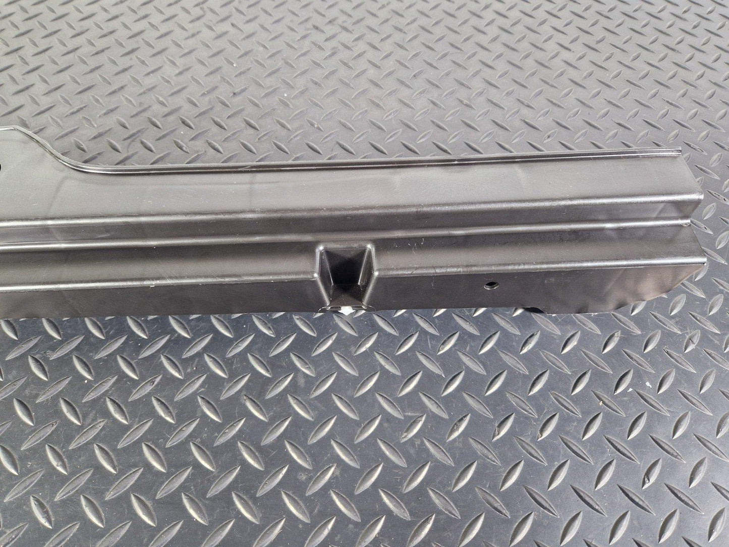14-19 MERCEDES BENZ GLA X156 OEM LEFT QUATER PANEL TRIM BRACKET A1568901100