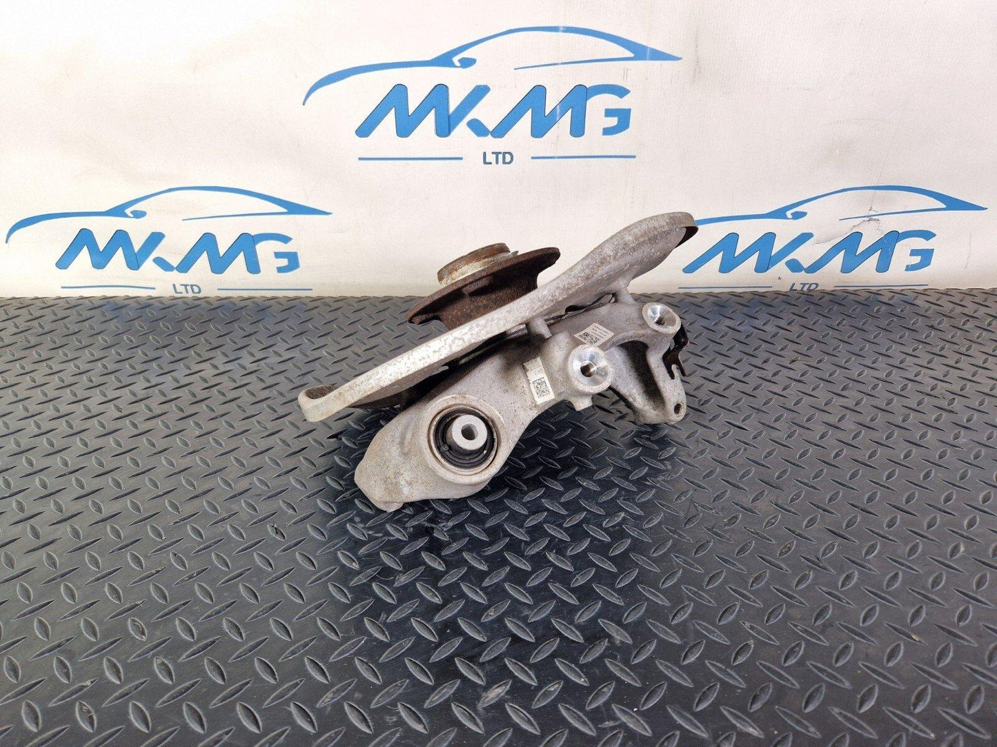 16-19 AUDI A4 B9 S-LINE N/S/R REAR LEFT SIDE WHEEL HUB & BEARING 8W0505435T