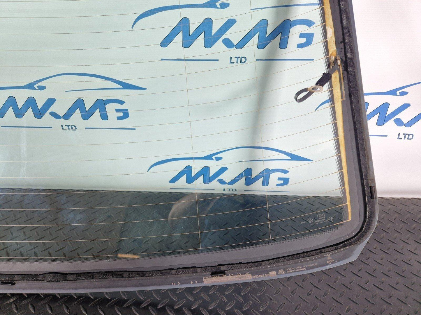 16-19 AUDI A4 B9 REAR WINDSHIELD WINDSCREEN WINDOW GLASS 8W5845501