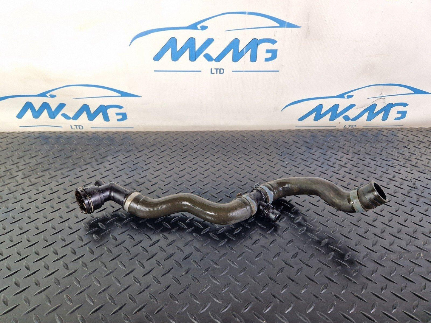 16-19 AUDI A4 B9 GENUINE WATER COOLANT PIPE 8W0121140 8W0122293