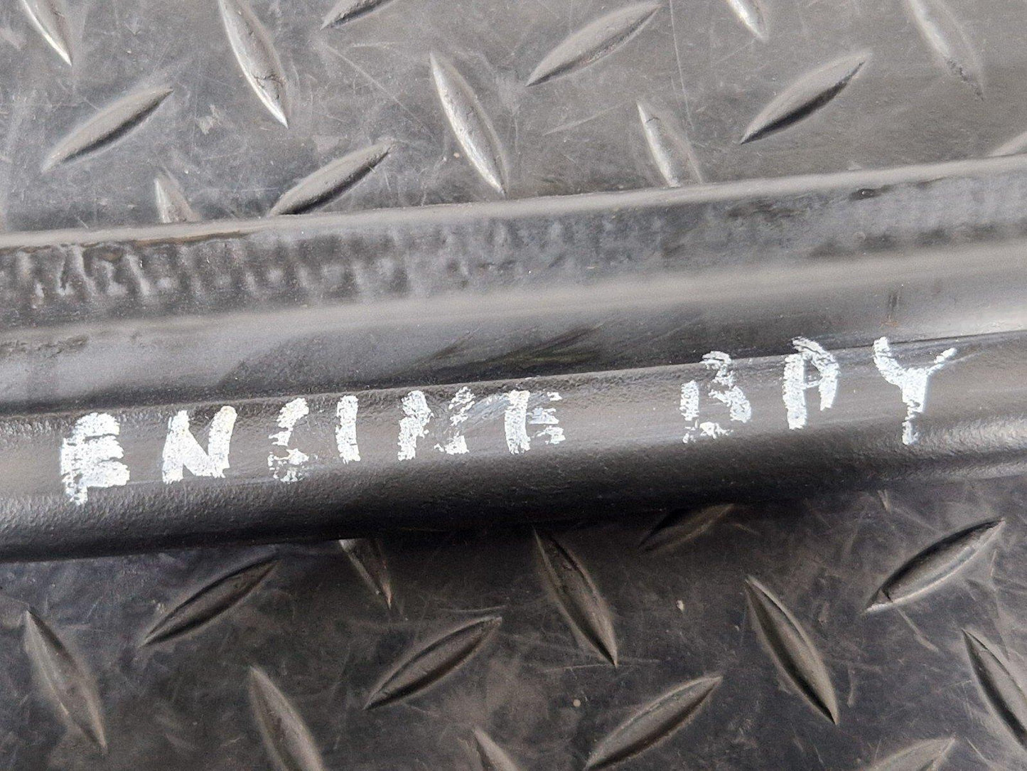 16-19 AUDI A4 B9 GENUINE BONNET RUBBER SEAL 8W0823723A
