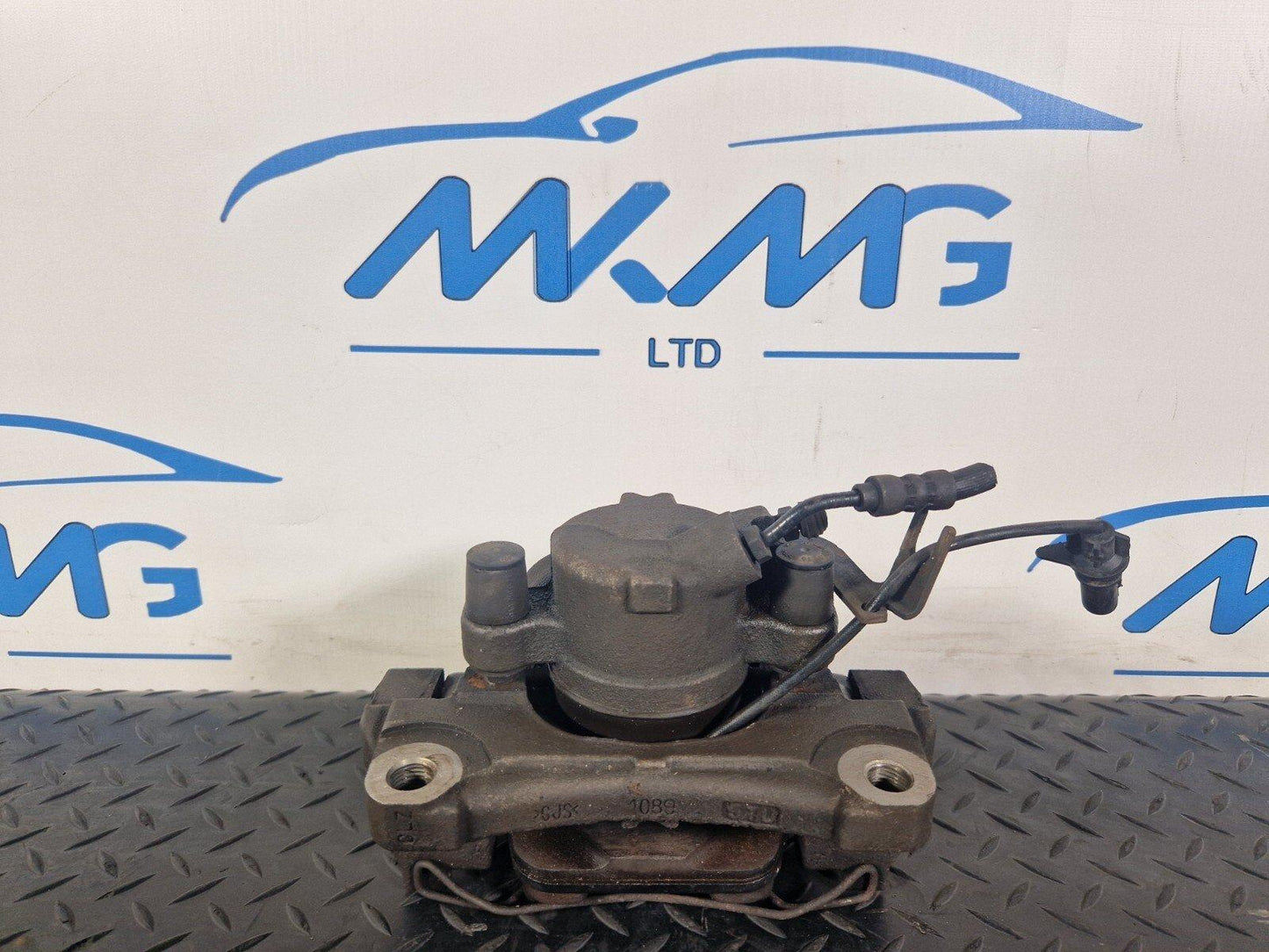 16-19 AUDI A4 B9 GENUINE N/S PASSENGER SIDE FRONT BRAKE CALIPER 8W05BQ 0315 CLZ