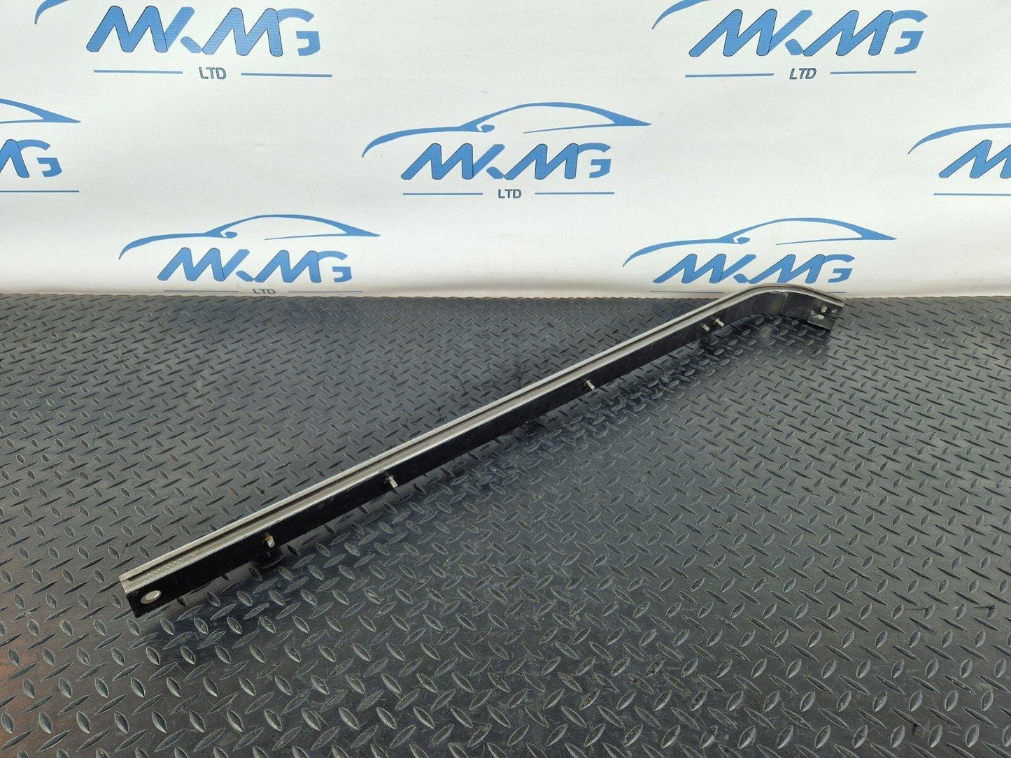 14-23 MERCEDES BENZ VITO W447 MIDDLE RIGHT SLIDING DOOR RUNNER GUIDE A4477662200