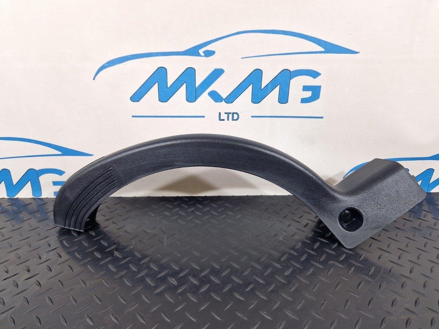 19-ON MERCEDES BENZ CLA C118 TRUNK LID HINGE COVER TRIM RIGHT A1188210100