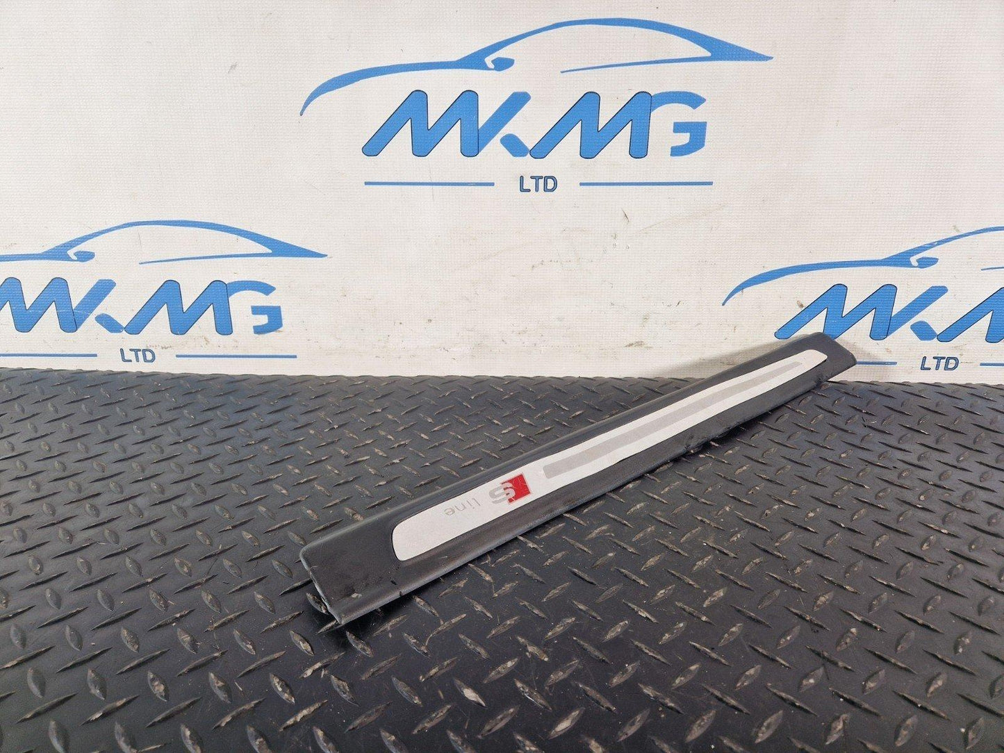 10-15 AUDI Q7 4L PASSENGER FRONT LEFT N/S OEM DOOR SILL TRIM PANEL 4L0853373E