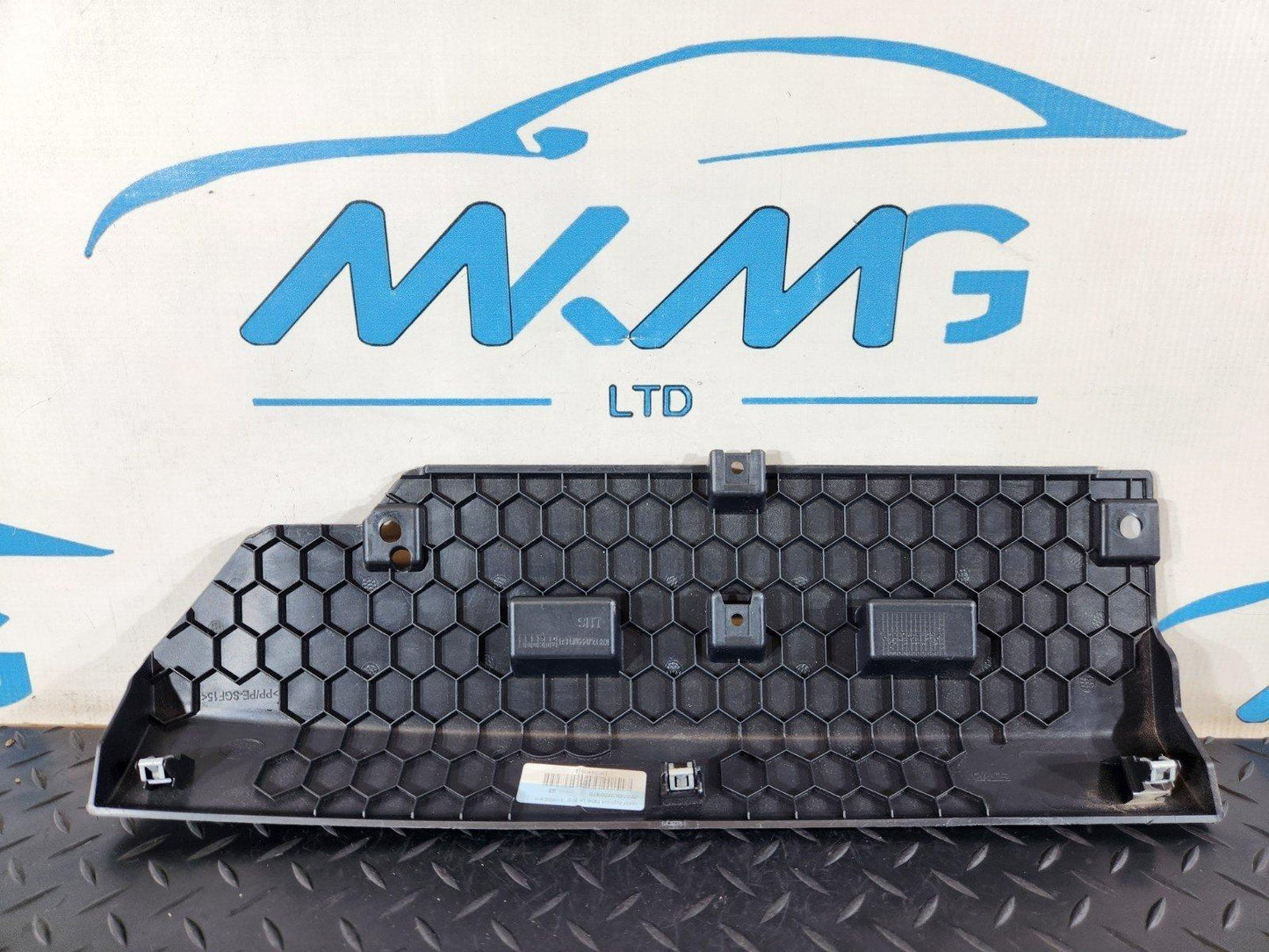 19-ON RANGE ROVER EVOQUE L551 LOWER GLOVEBOX TRIM K8D2044M91B