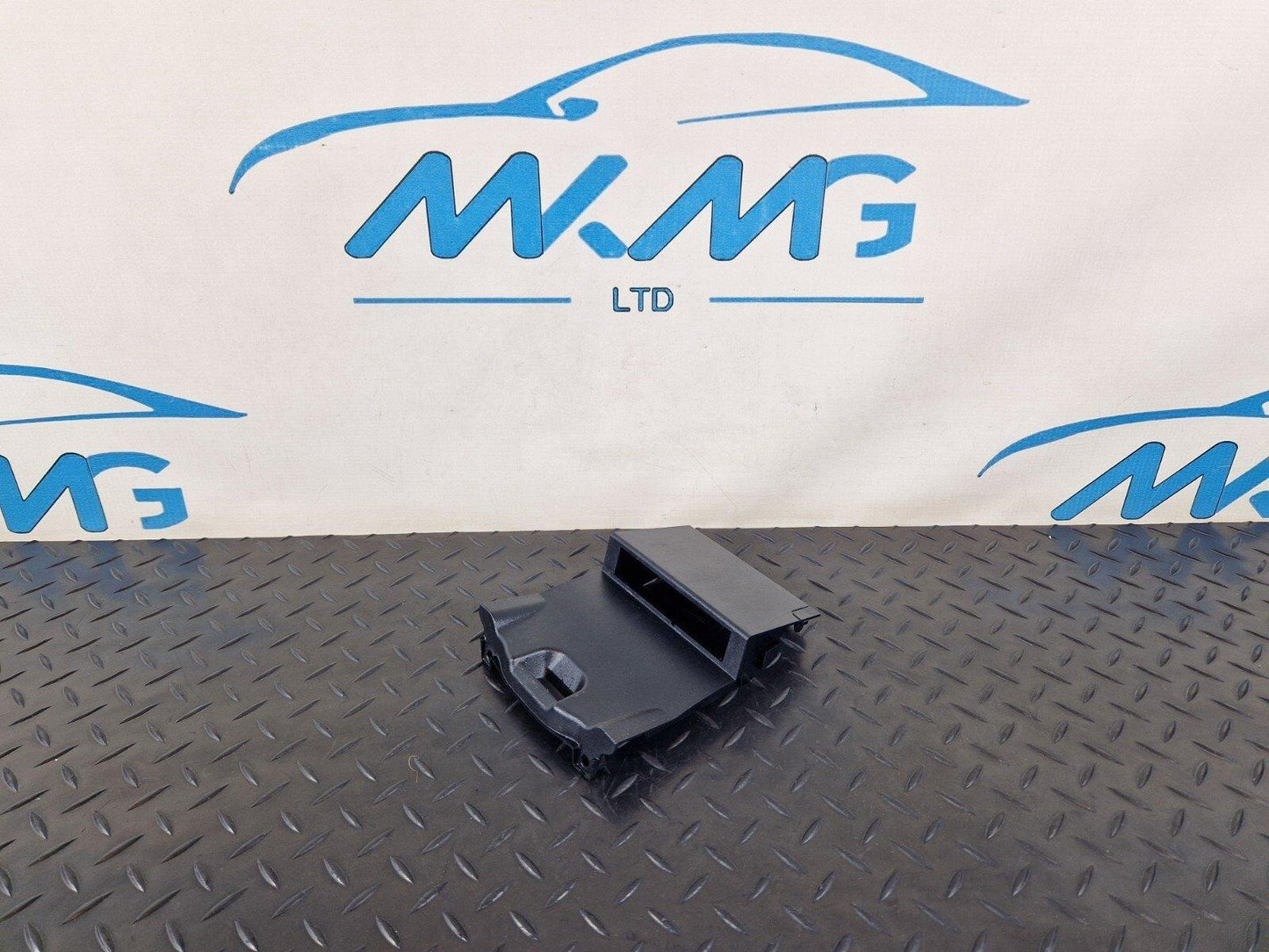 13-19 MERCEDES BENZ CLA C117 AMG GENUINE CENTRE CONSOLE TRIM COVER A2468230000