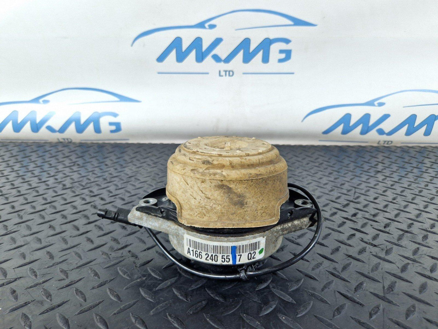 11-19 MERCEDES BENZ ML W166 GENUINE ENGINE MOUNT FRONT DRIVER SIDE A1662405517