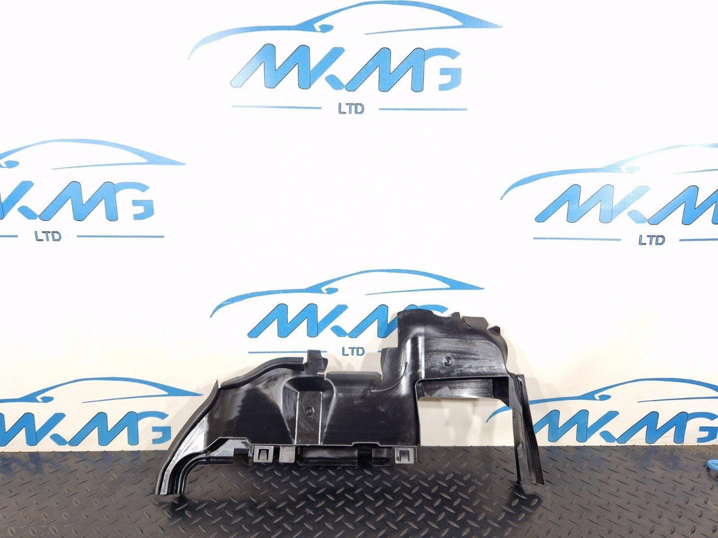 10-18 AUDI A7 4G S-LINE GENUINE FRONT LEFT RADIATOR AIR GUIDE 4G8121284AE