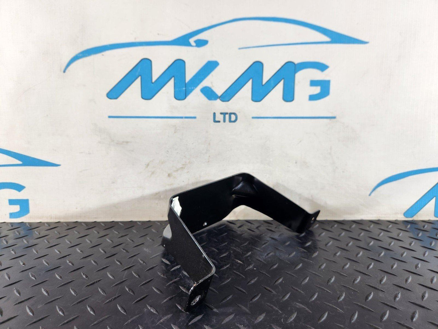 13-23 RANGE ROVER SPORT L494 N/S PASSENGER SIDE LEFT LUGGAGE BRACKET CPLA313A03A