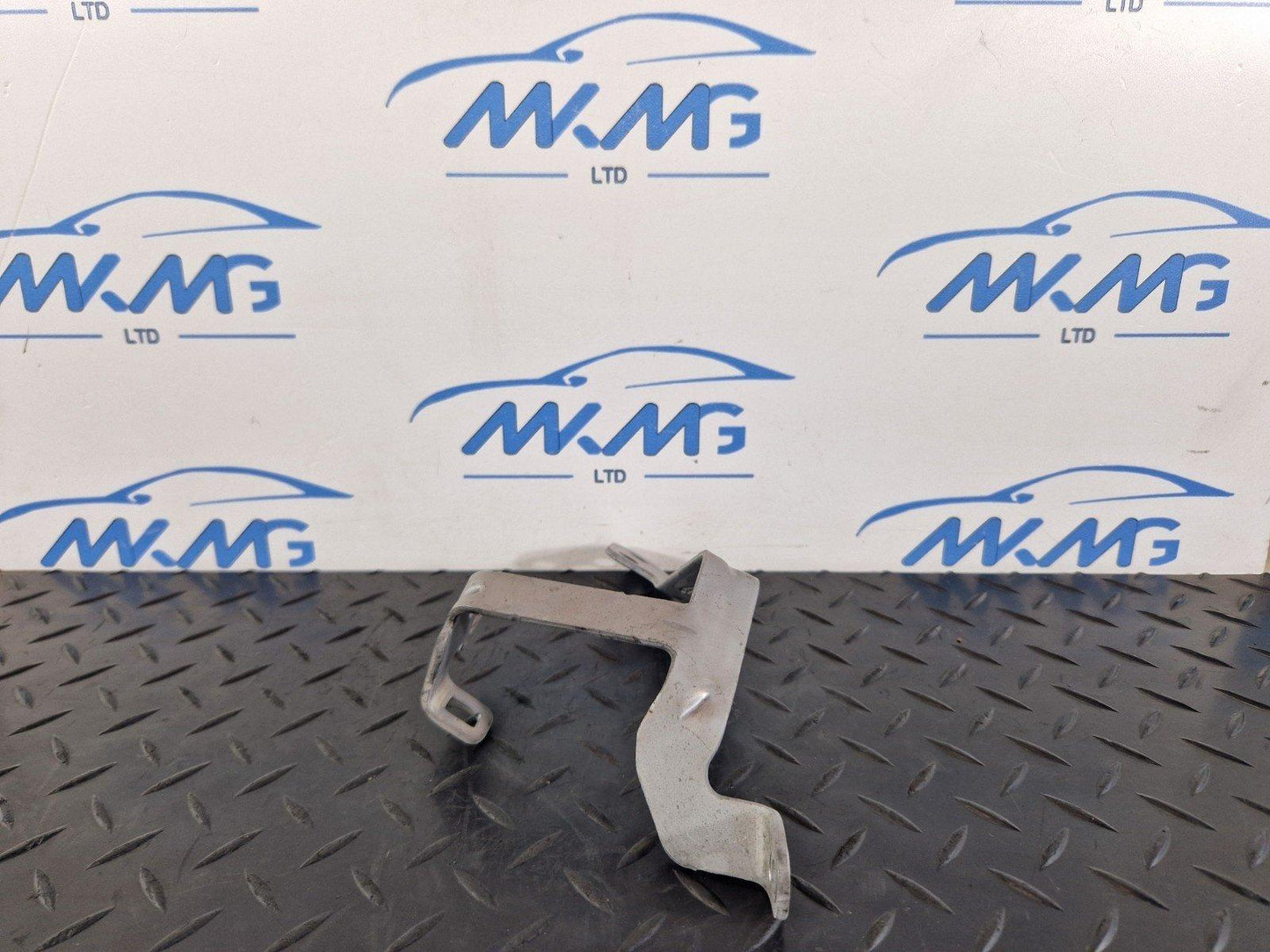 19-ON RANGE ROVER EVOQUE L551 GENUINE EXHAUST SUPPORT BRACKET M4D39L456CA