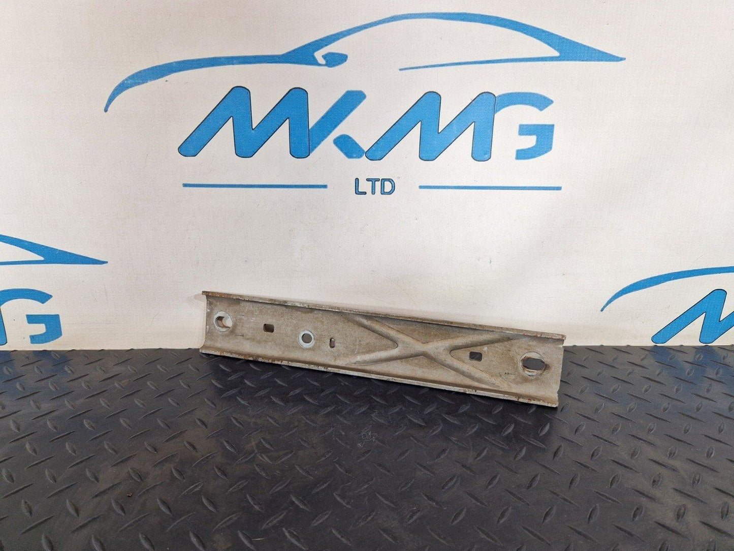 18-ON MERCEDES BENZ A CLASS W177 OEM EXHAUST HOLDER BRACKET A2474921400