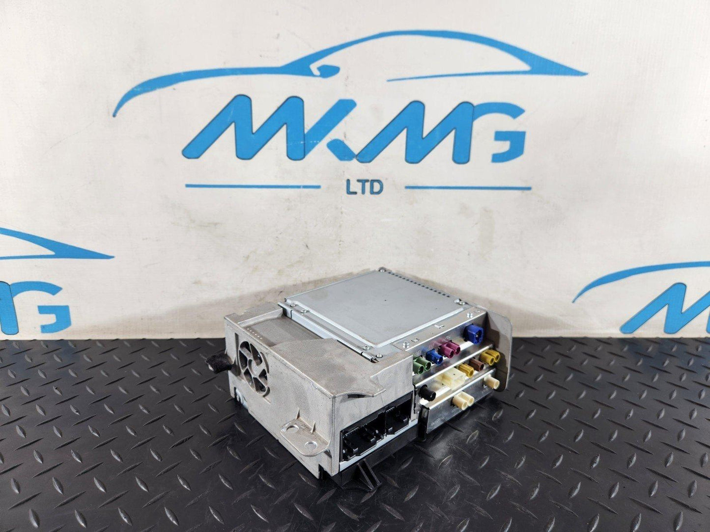 19-ON MERCEDES BENZ B CLASS W247 OEM RADIO SAT NAV HEAD UNIT A2479001510