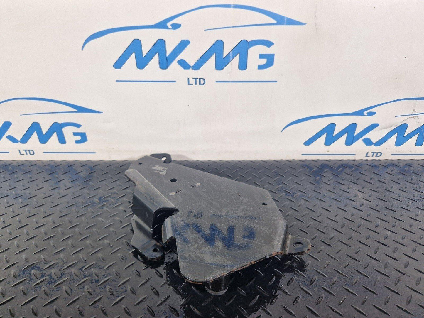 19-ON MERCEDES BENZ CLA C118 FUEL FILLER NECK PROTECTIVE METAL SHEET A2474750000