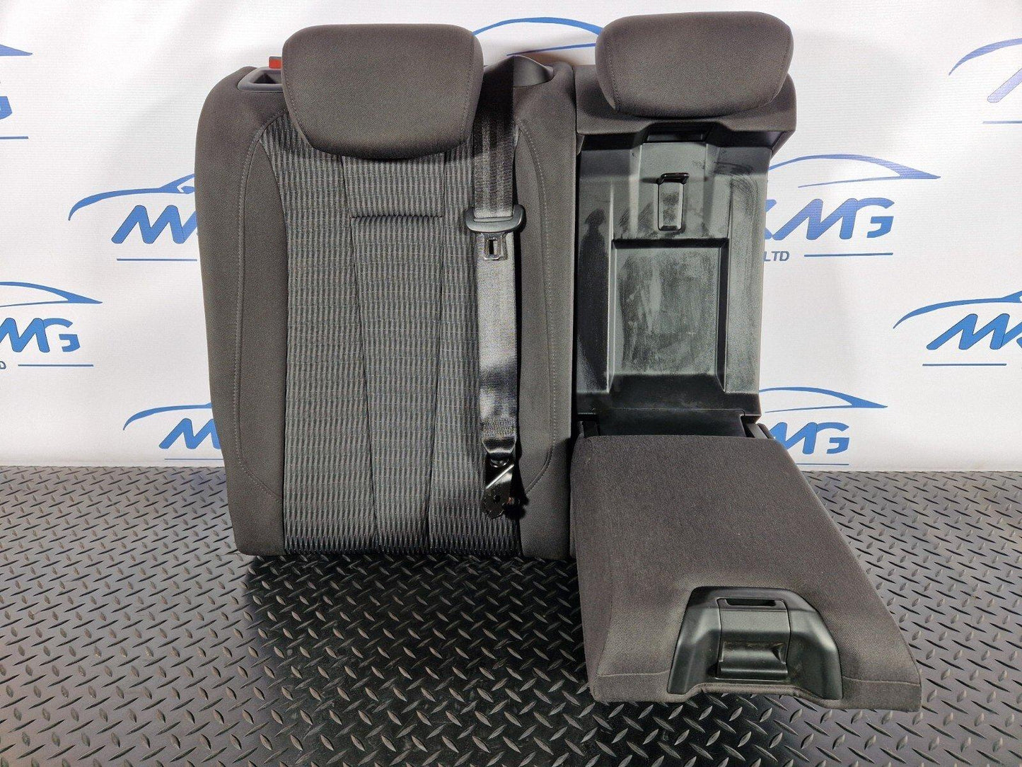 16-19 AUDI A4 B9 REAR RIGHT O/S DRIVER SIDE CLOTH SEAT BACKREST & ARMEST