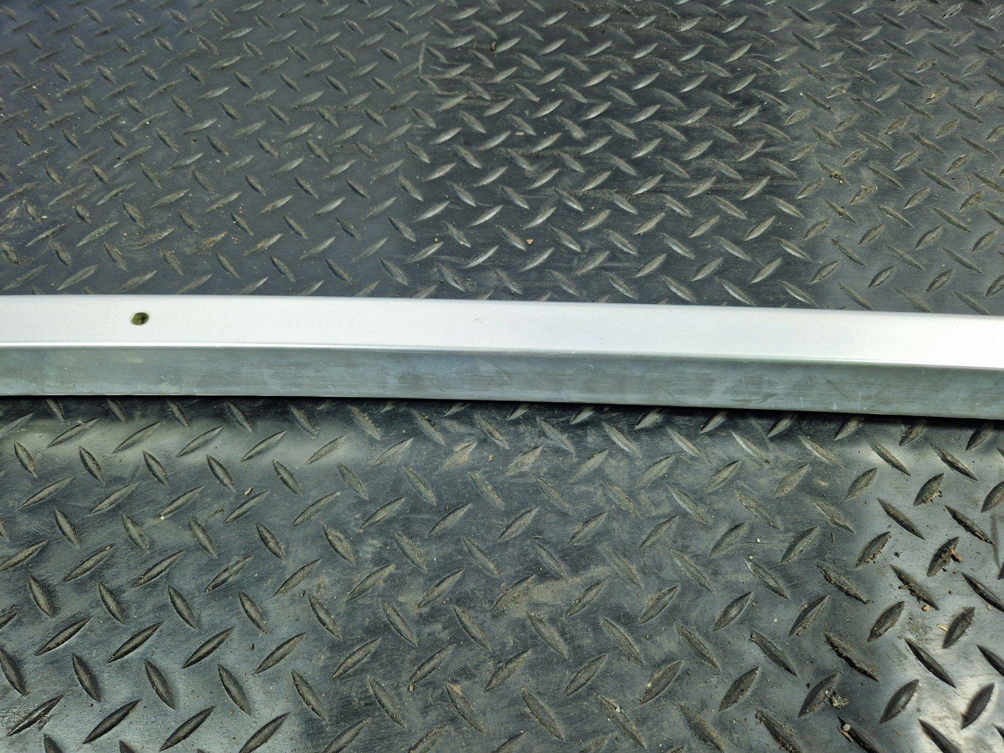 10-18 VW TOUAREG 7P GENUINE RIGHT DRIVER SIDE CHROME ROOF RAIL RACK 7P6860044B