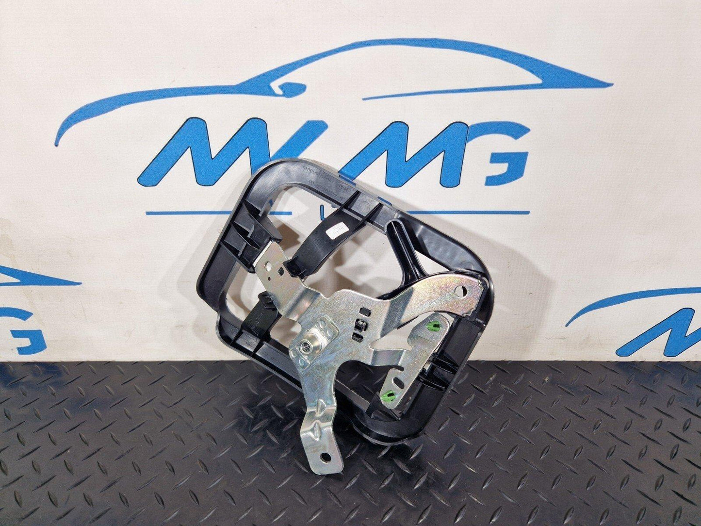 16-22 BMW X1 F48 GENUINE MIDDLE SECTION SEAT BELT BRACKET MOUNT 6442701