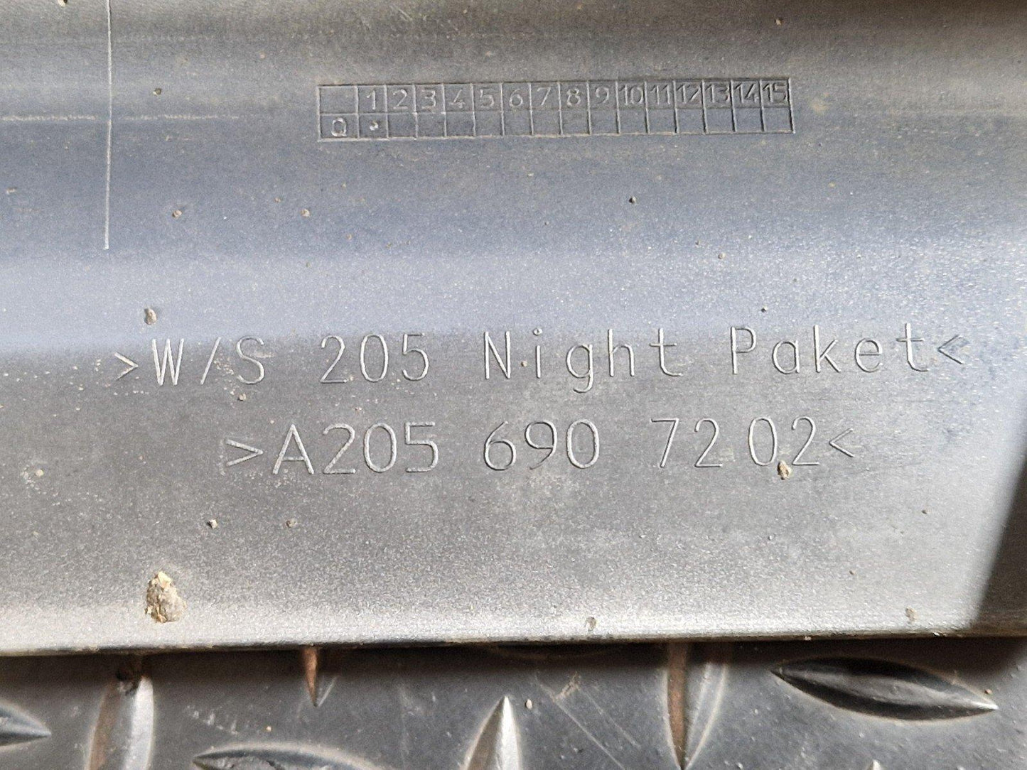 14-21 MERCEDES BENZ W205 RIGHT O/S SKIRT IN SILVER 792 A2056907002 A2056907202