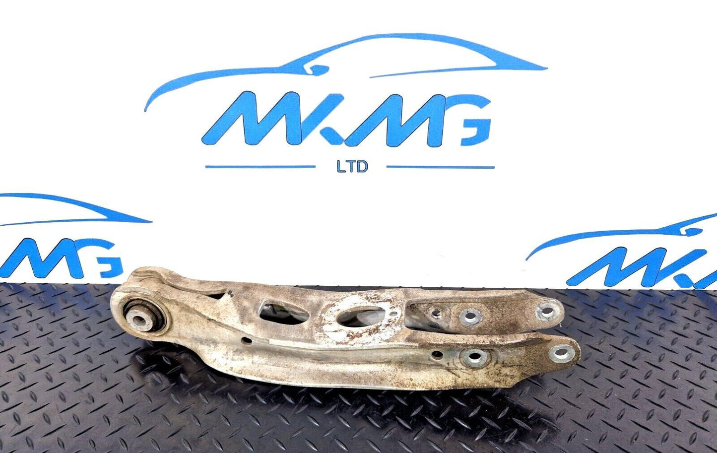 16-19 AUDI A4 B9 GENUINE REAR RIGHT OR LEFT SIDE LOWER CONTROL ARM 8W0505311H