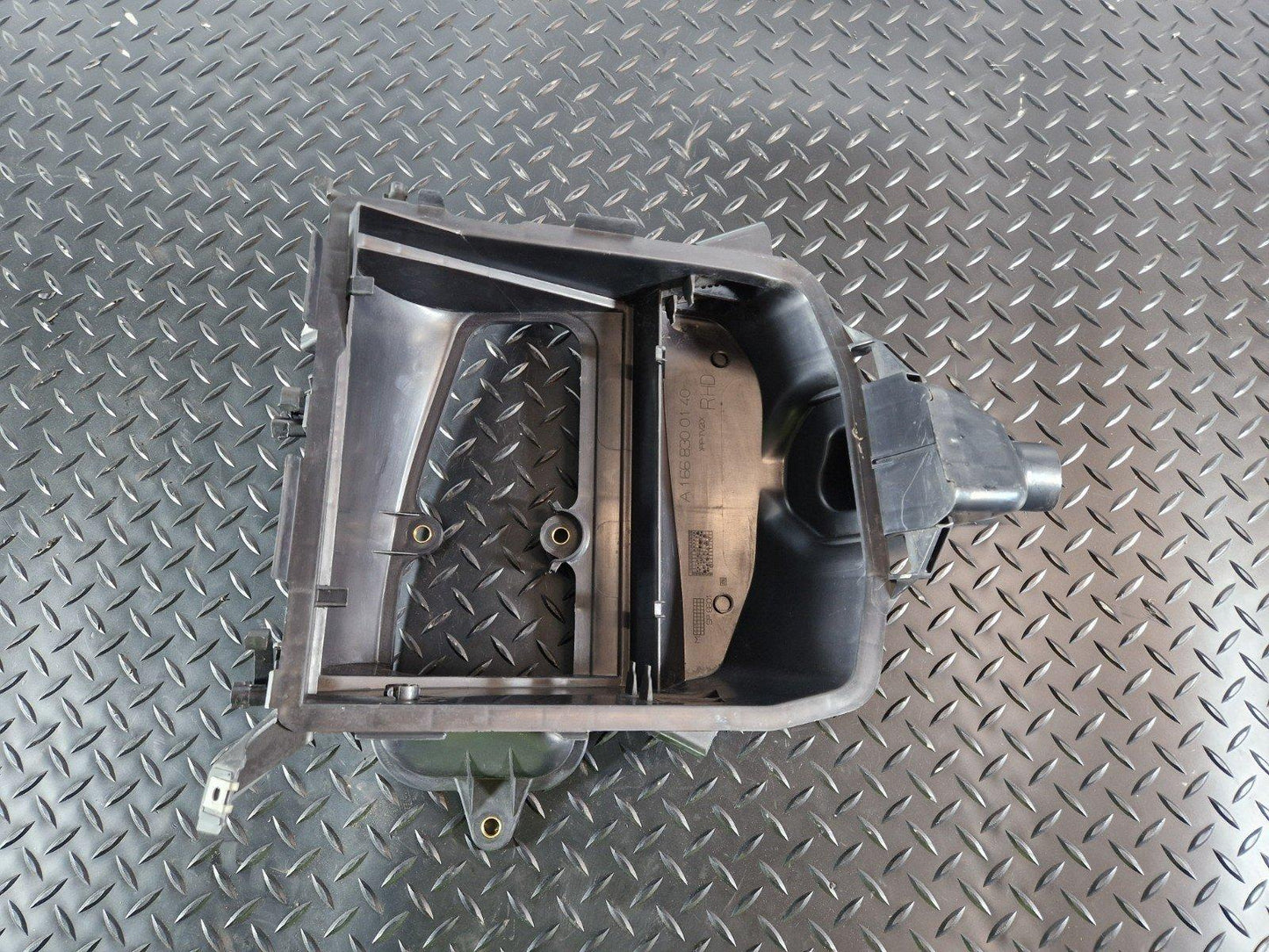 11-19 MERCEDES BENZ ML W166 AIR FILTER FRAME HOUSING BOX A1668300153