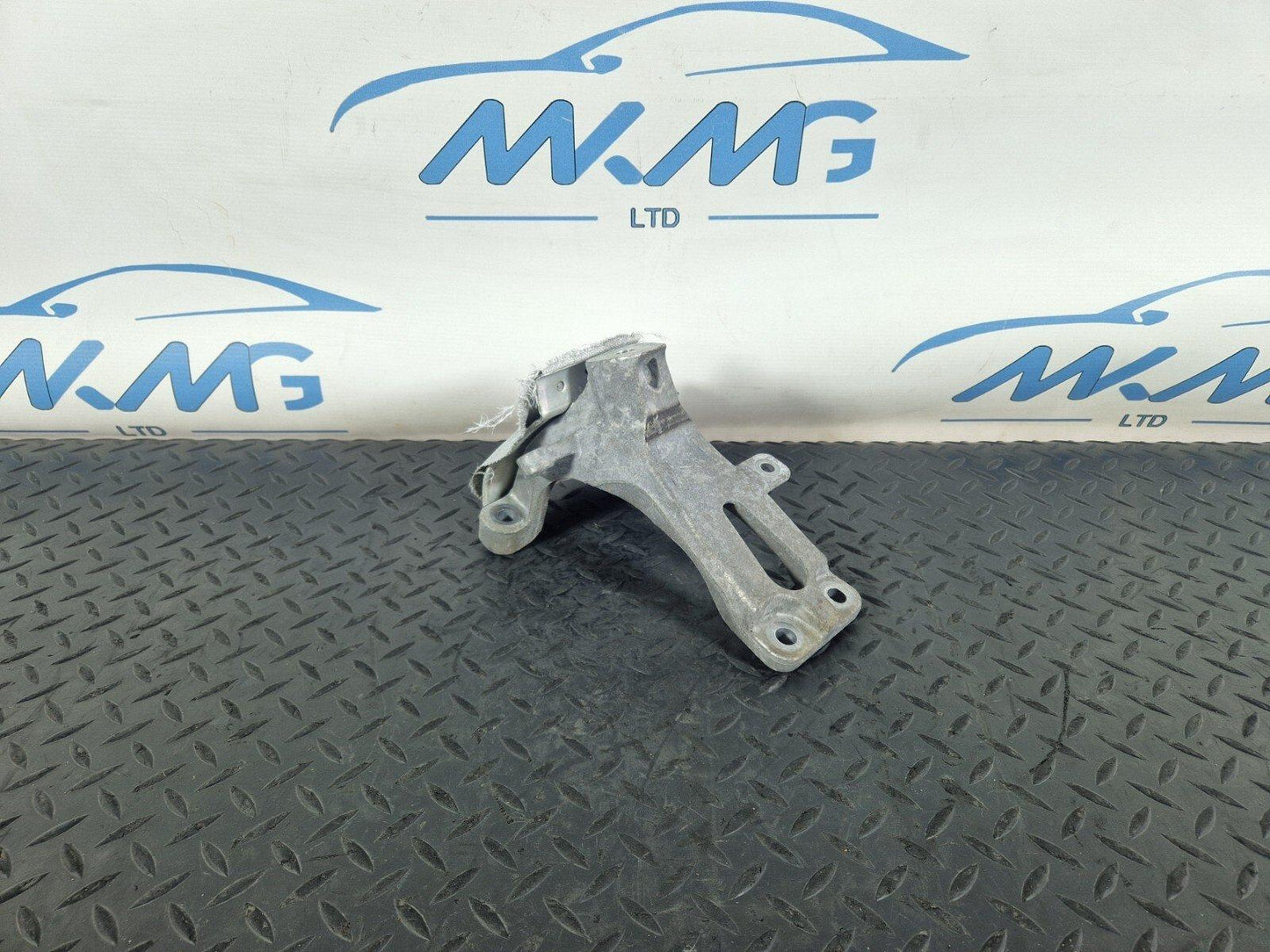 12-18 AUDI A6 C7 GENUINE FRONT RIGHT DRIVER ENGINE MOUNT 4G0199308AE