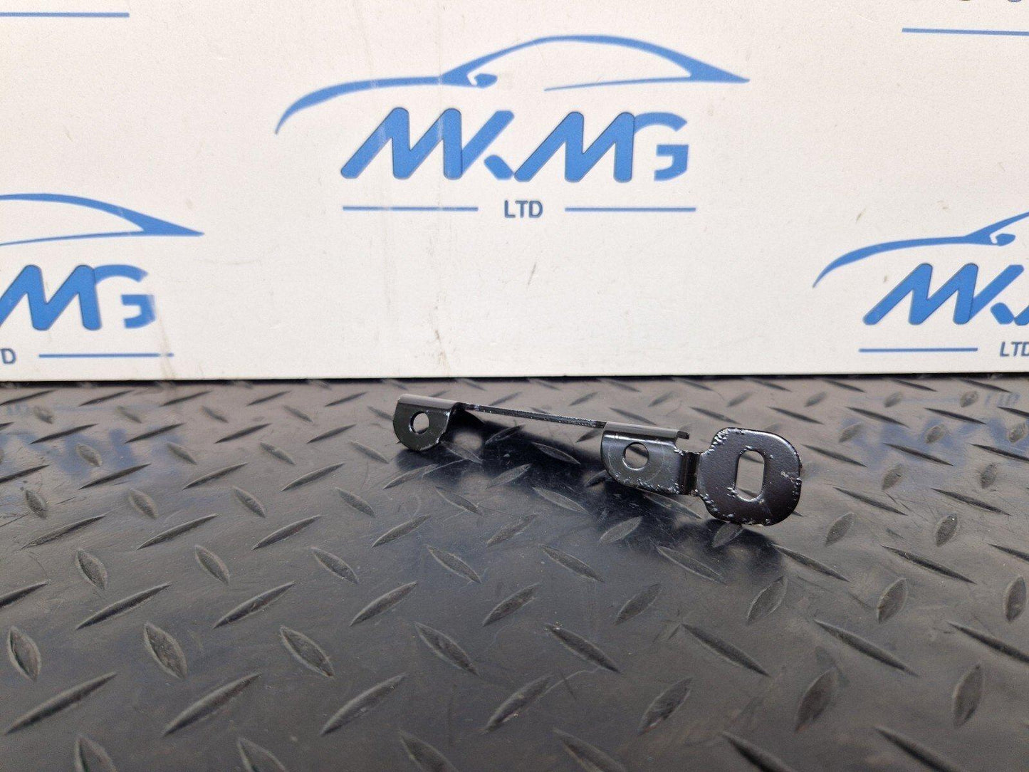 16-19 AUDI A4 AVANT B9 S-LINE OEM REDUCTION AGENT BRACKET 8W0131561A
