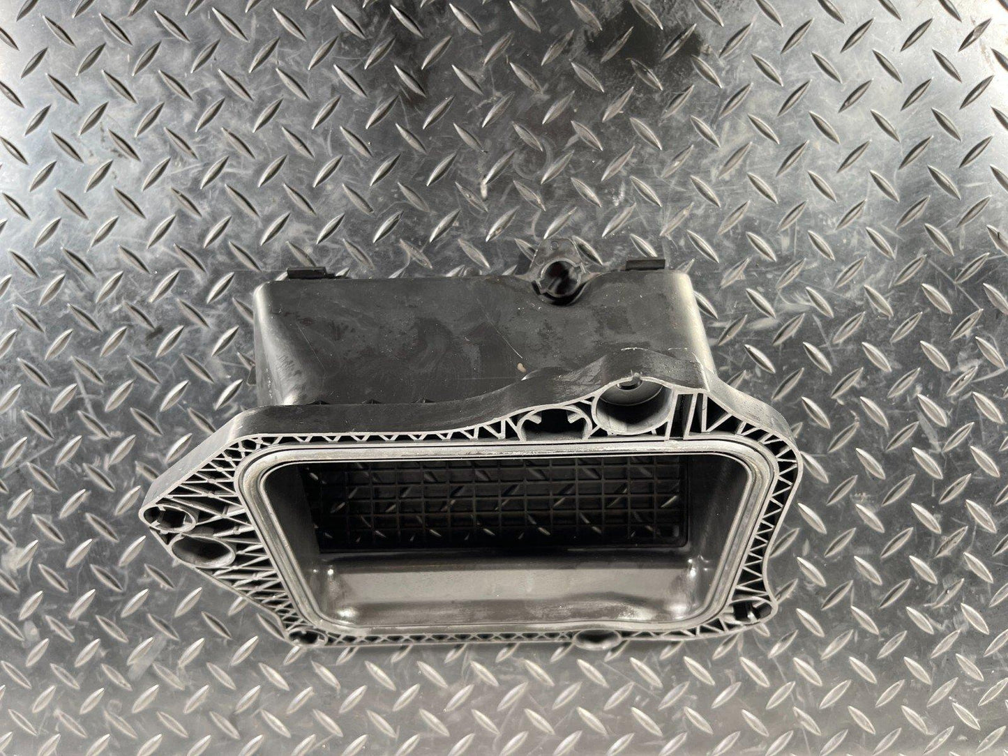 16-19 AUDI A4 B9 GENUINE FRONT AIR INTAKE DUCT VENT 8W2819904A
