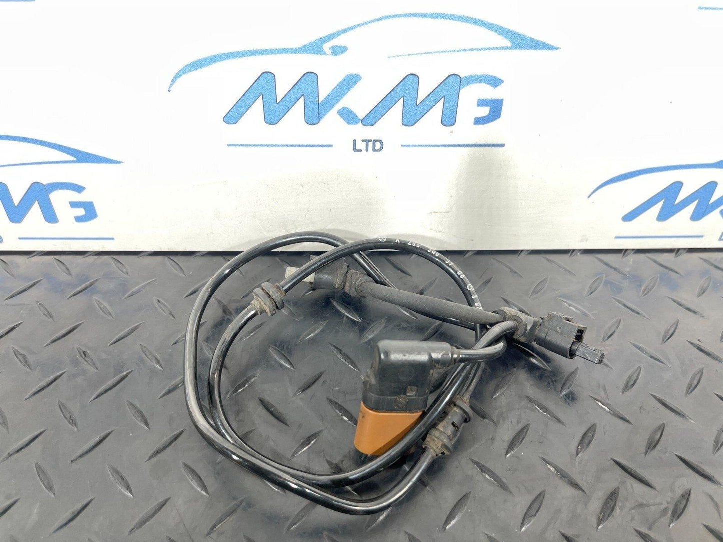 MERCEDES BENZ C-CLASS C300h W205 FRONT LEFT SHOCK WIRING HARNESS A2055403706