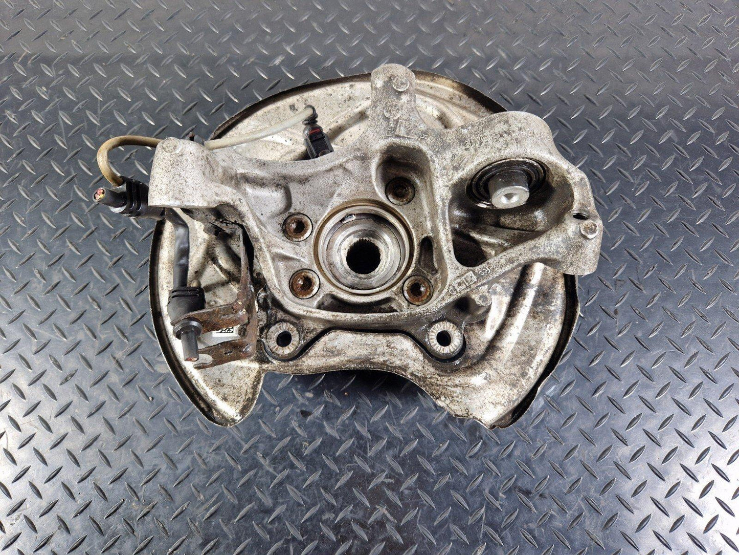16-23 AUDI A5 F5 SPORTBACK S-LINE REAR RIGHT DRIVER SIDE WHEEL HUB 8W0505436AA