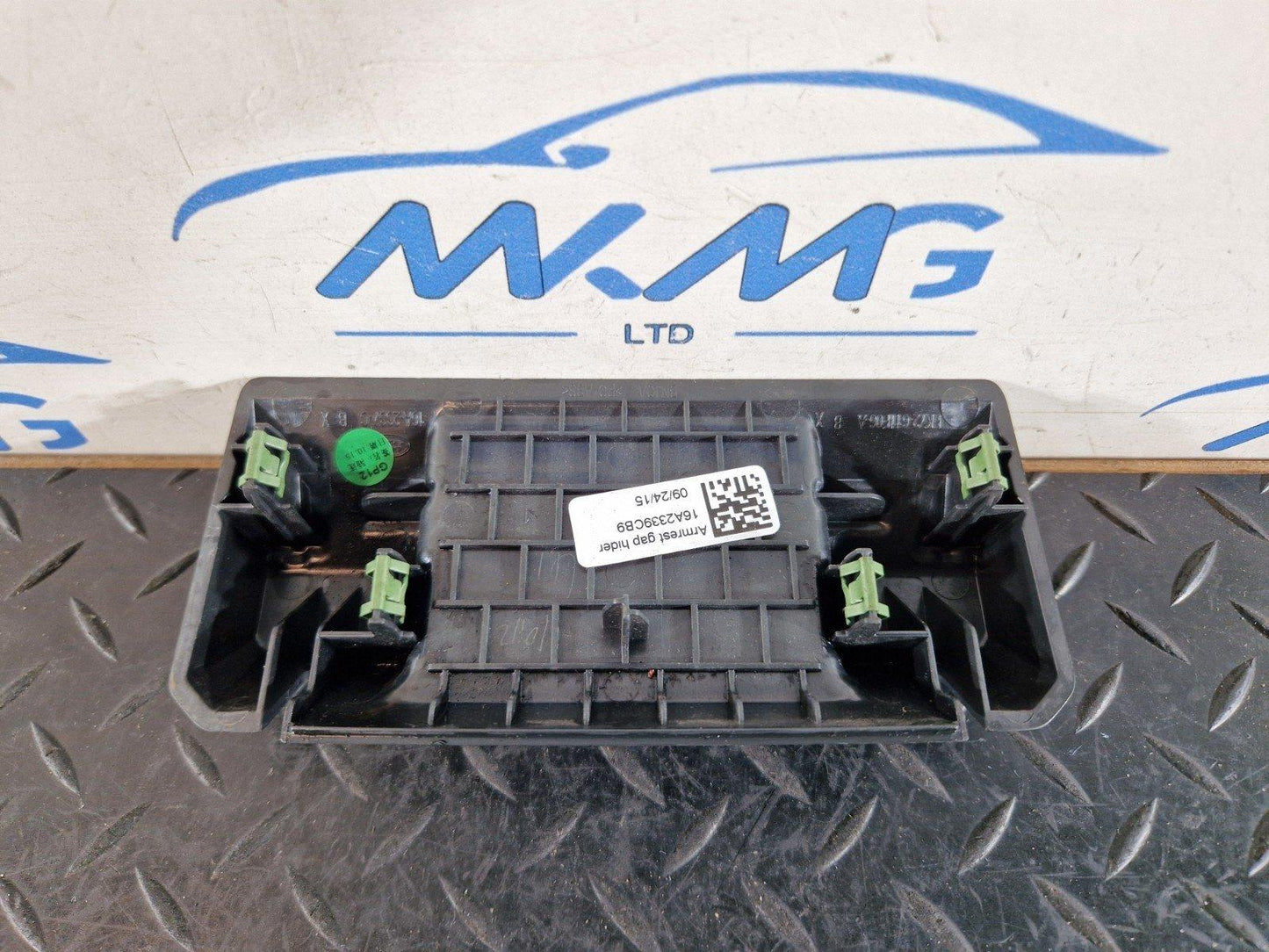 LAND ROVER DISCOVERY SPORT L550 2018 ARMREST GAP HIDER COVER FK72-611F06-A