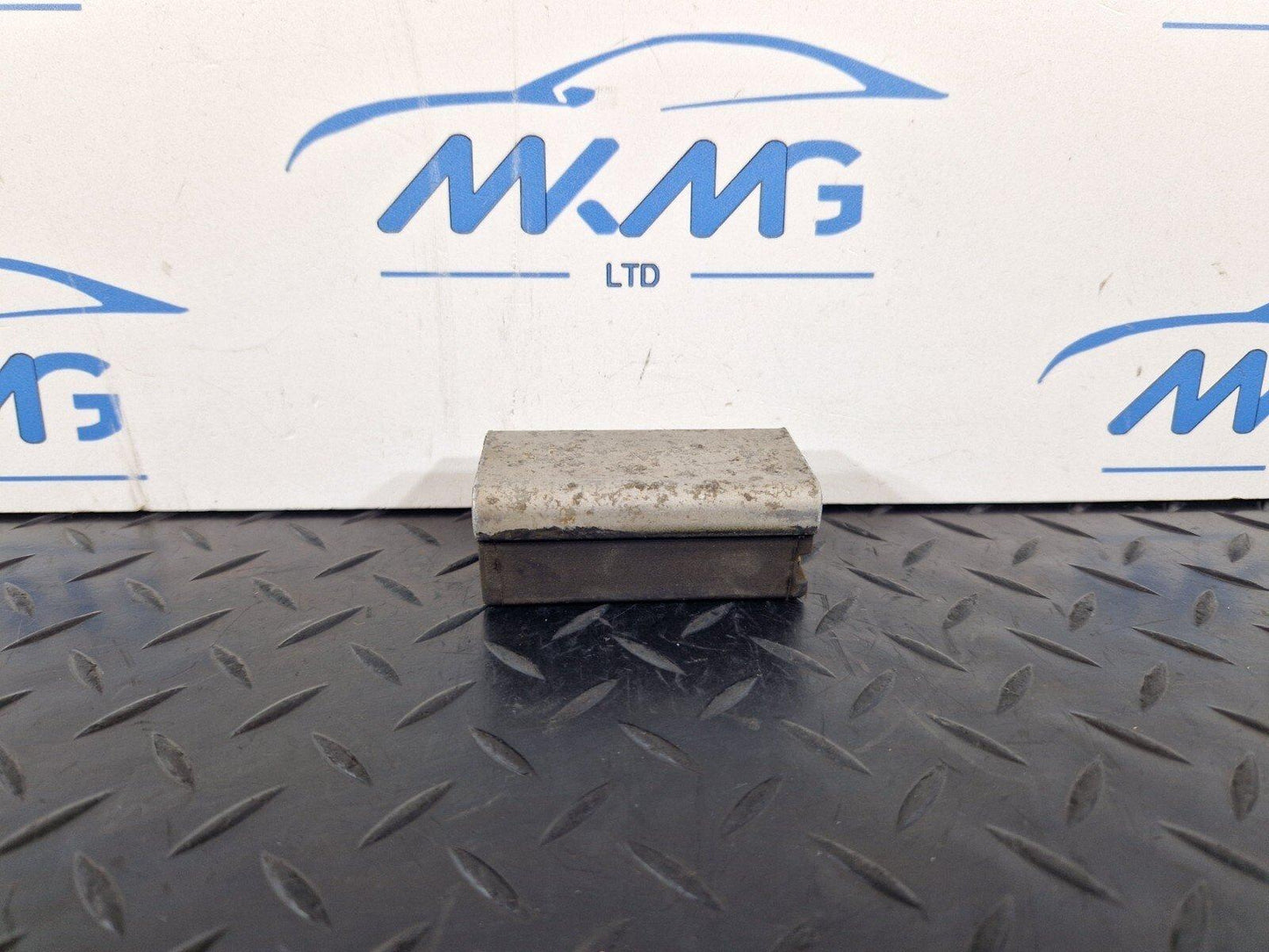 16-19 AUDI A4 B9 S-LINE OEM REAR SUSPENSION SUBFRAME RUBBER ABSORBER 8W0599271