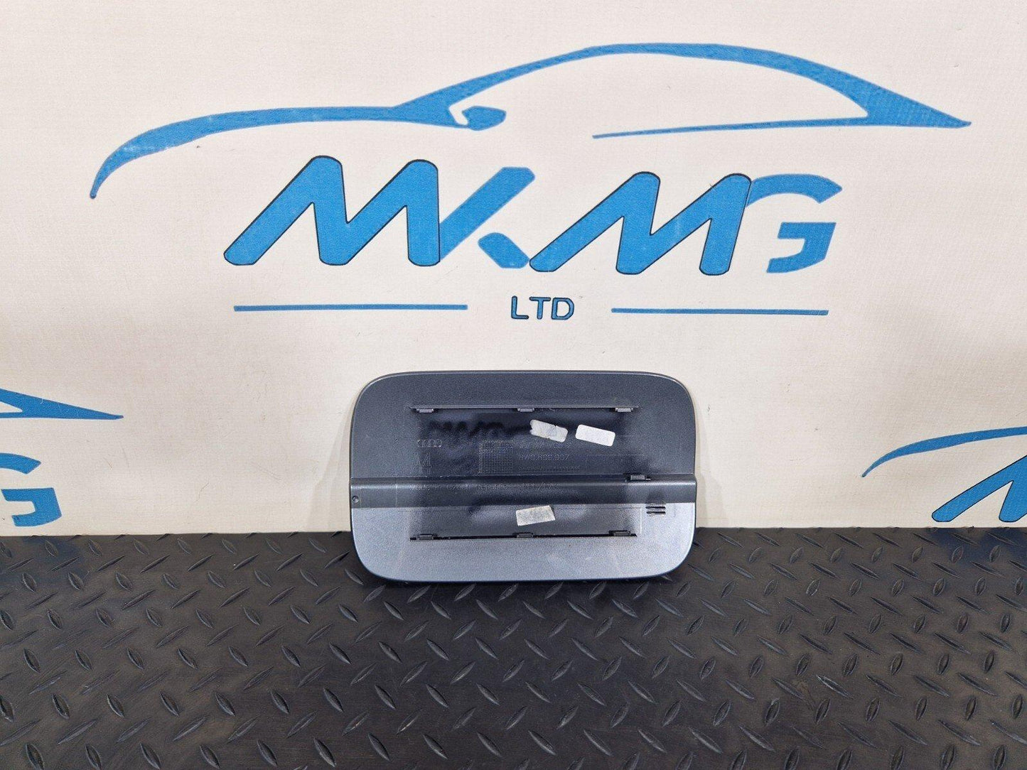 16-19 AUDI A4 B9 GENUINE FUEL DOOR FLAP IN GREY X7R 8W0809907