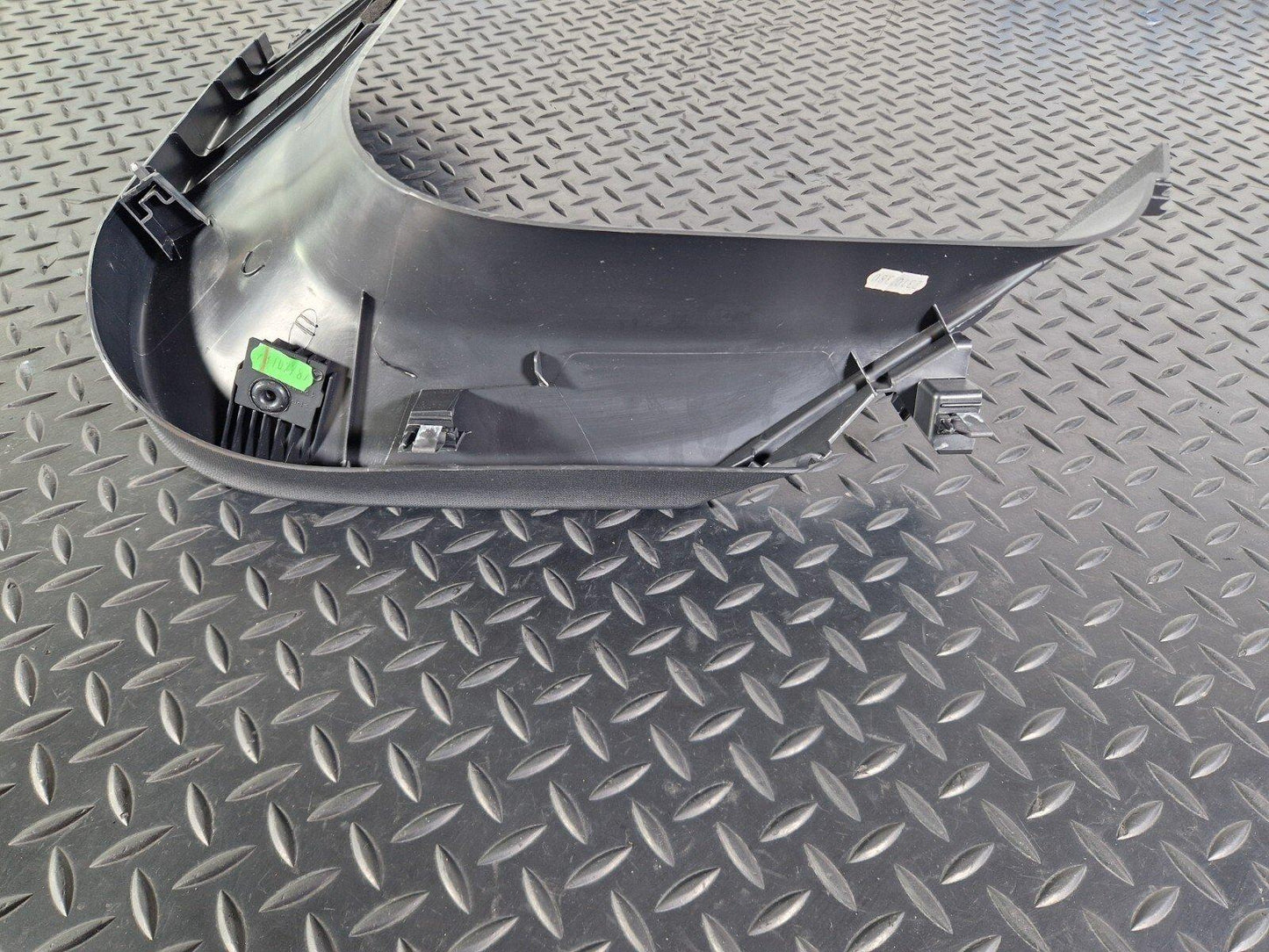 14-19 MERCEDES BENZ GLA X156 TAILGATE COVER TRIM LEFT A1567400171 A1567401900