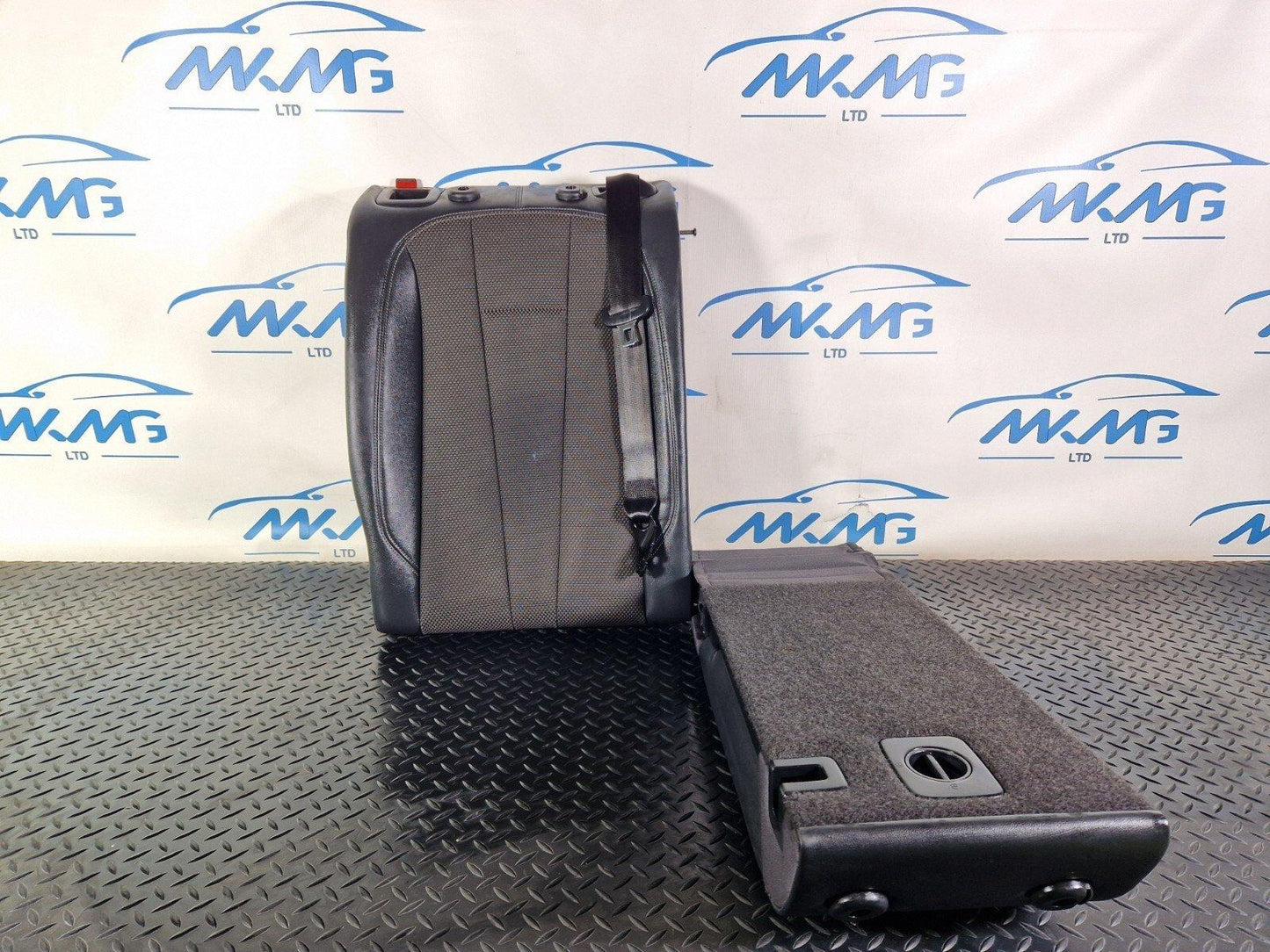16-19 AUDI A4 B9 GENUINE REAR O/S DRIVERS SIDE HALF BLACK LEATHER BACKREST