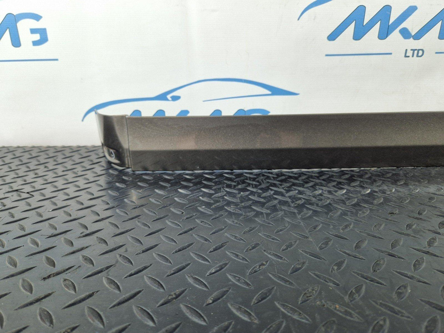 14-23 MERCEDES VITO W447 RIGHT SIDE SLIDING DOOR RUNNER COVER  A4476900170
