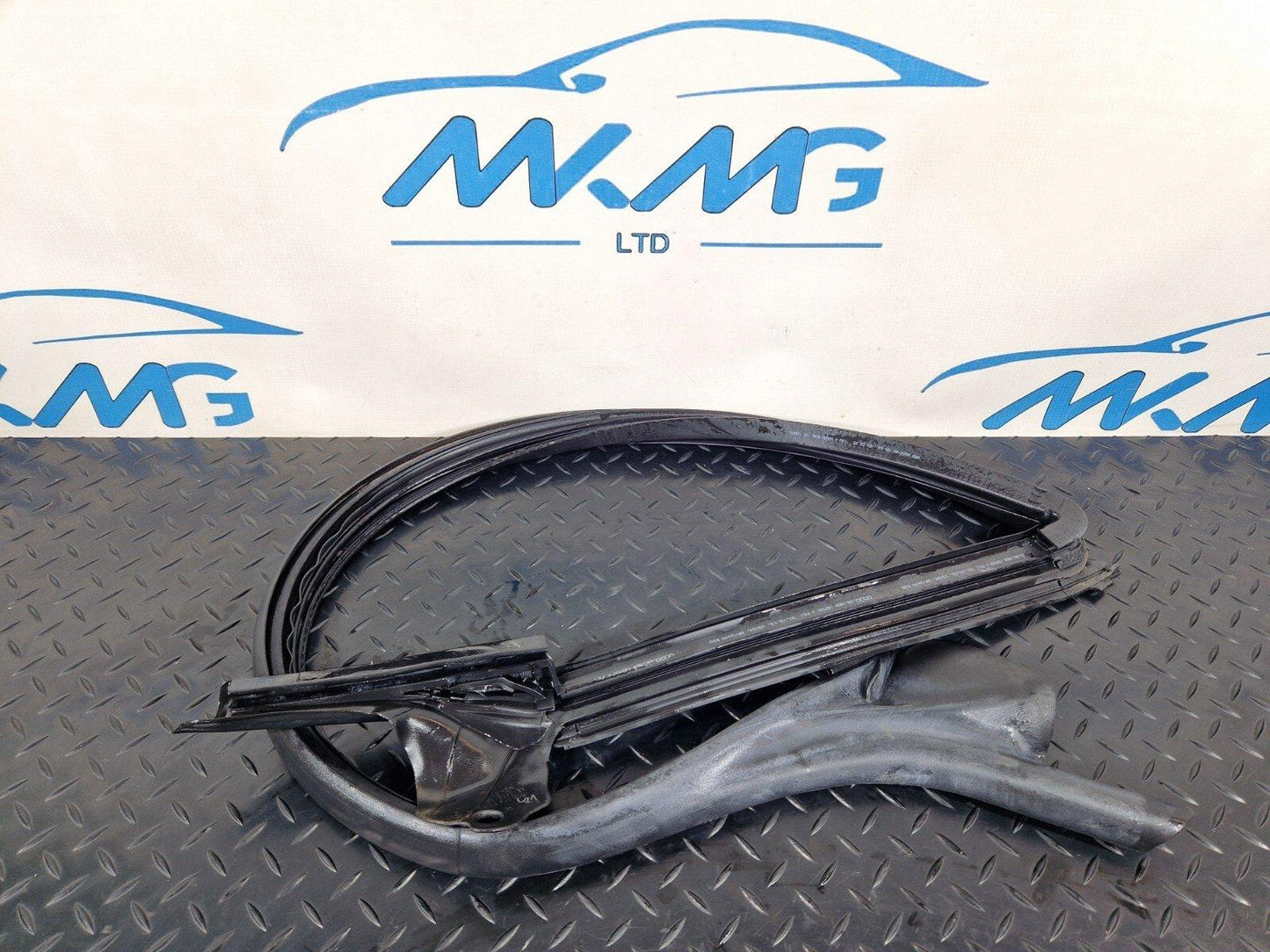 10-18 AUDI A7 4G S-LINE FRONT DOOR INNER SEAL RUBBER GASKET RIGHT O/S 4G8845354