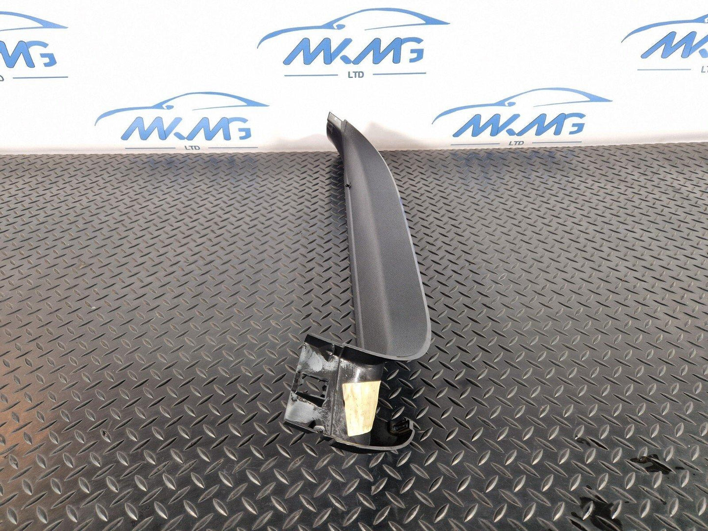 10-18 AUDI A7 4G S-LINE GENUINE BOOT LID LEFT SIDE TRIM INNER PANEL 4G8867607