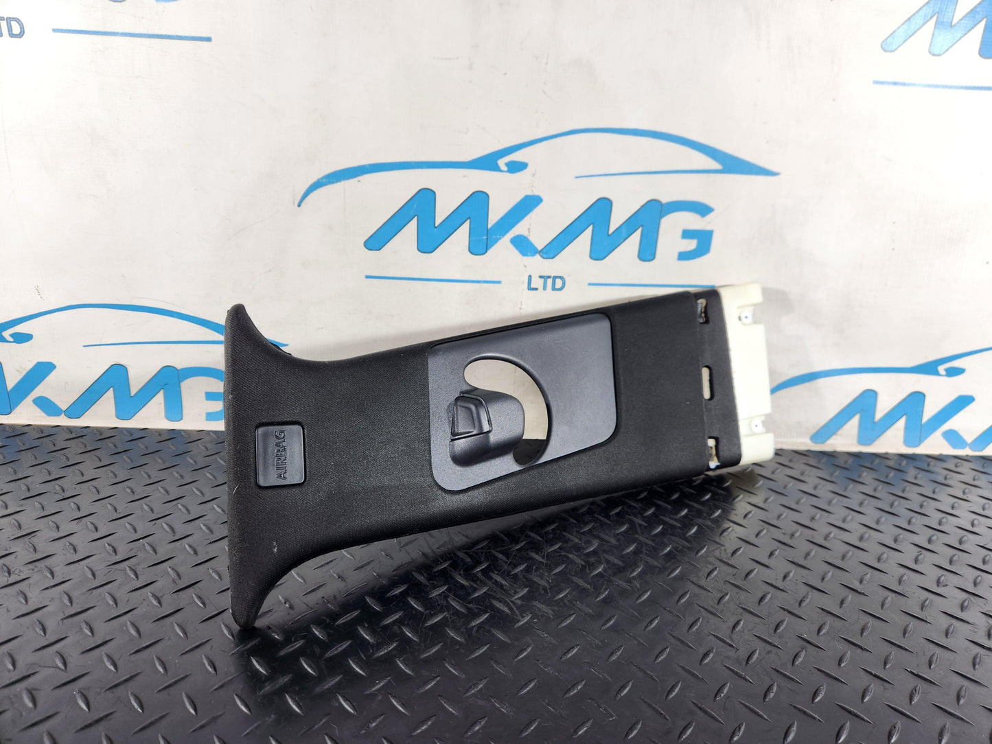 Land Rover Range Rover Evoque L538 Genuine Left N/S B-Pillar Trim BJ32-243A87-AF