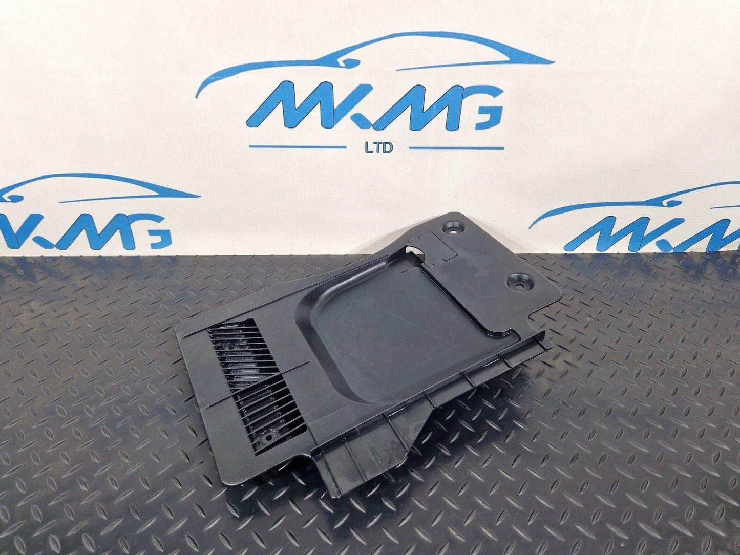 11-18 BMW 6 SERIES F06 REAR INTERIOR AIR DUCT 9242212