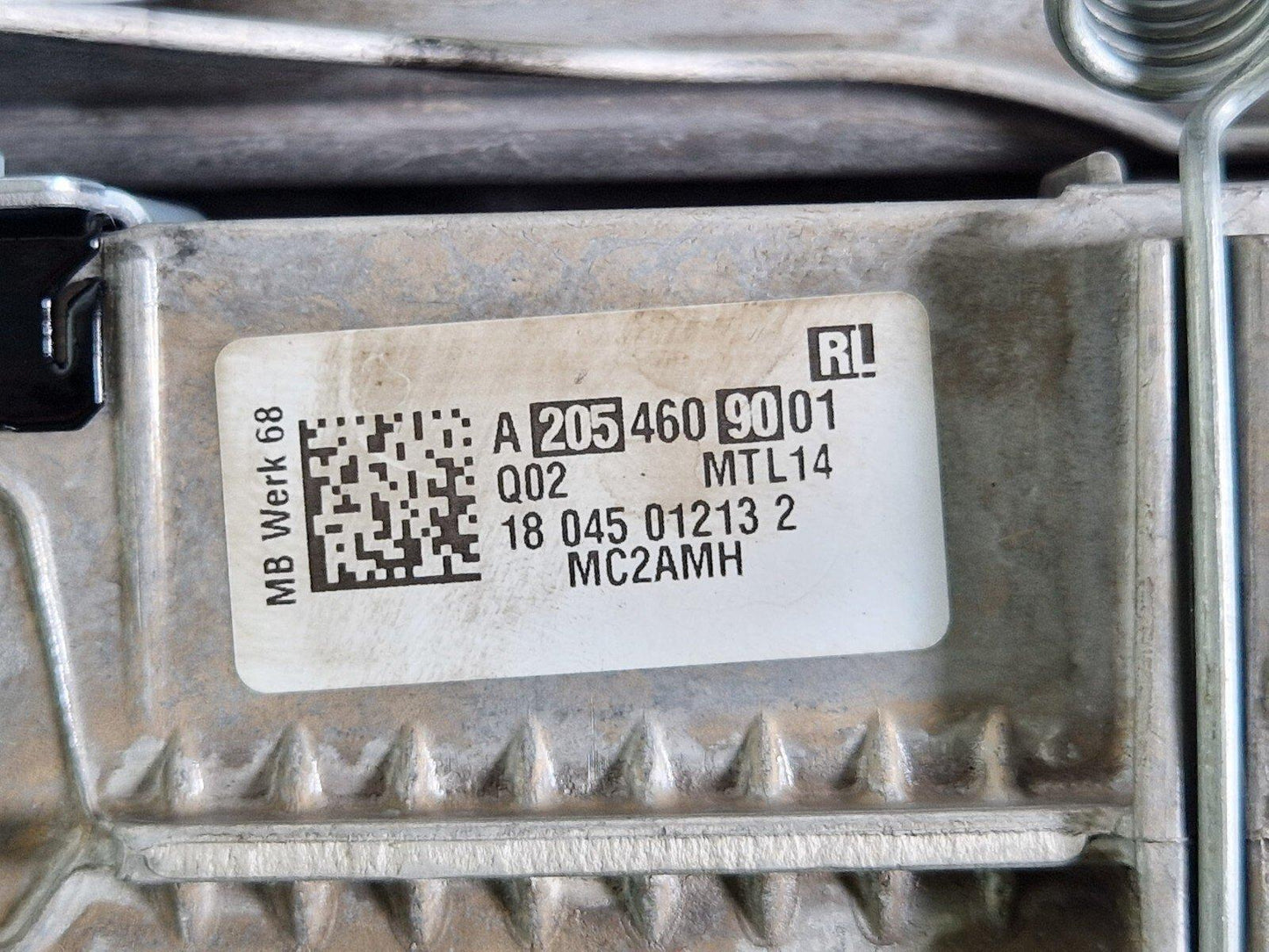 14-21 MERCEDES BENZ C200 W205  GENUINE STEERING COLUMN A2054609001