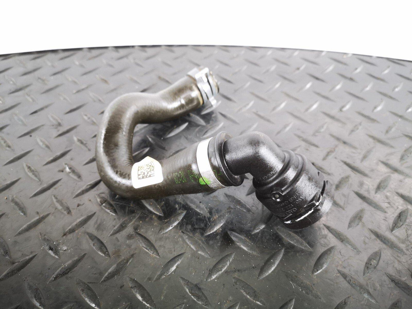 16-19 AUDI A4 B9 GENUINE V6 3.0TDI CSW ENGINE WATER COOLANT PIPE 8W0819332P