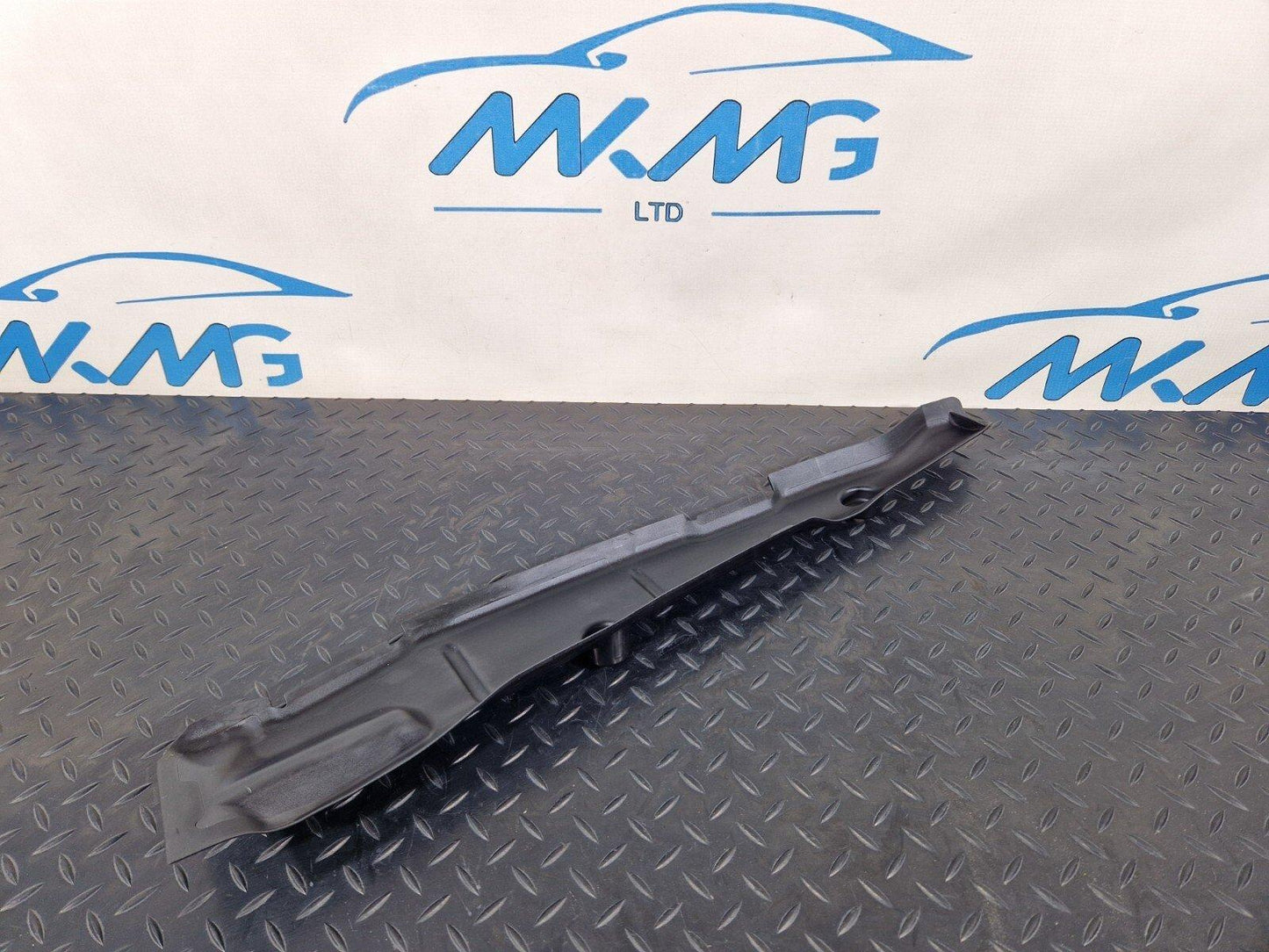 16-19 AUDI A4 AVANT B9 S-LINE FRONT RIGHT WING FILLER INSULATOR 8W0821112