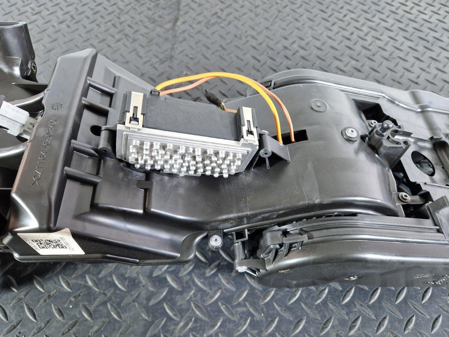 10-17 AUDI A8 4H HEATER AIR CON BLOWER FAN MOTOR HOUSING 4H0819351C